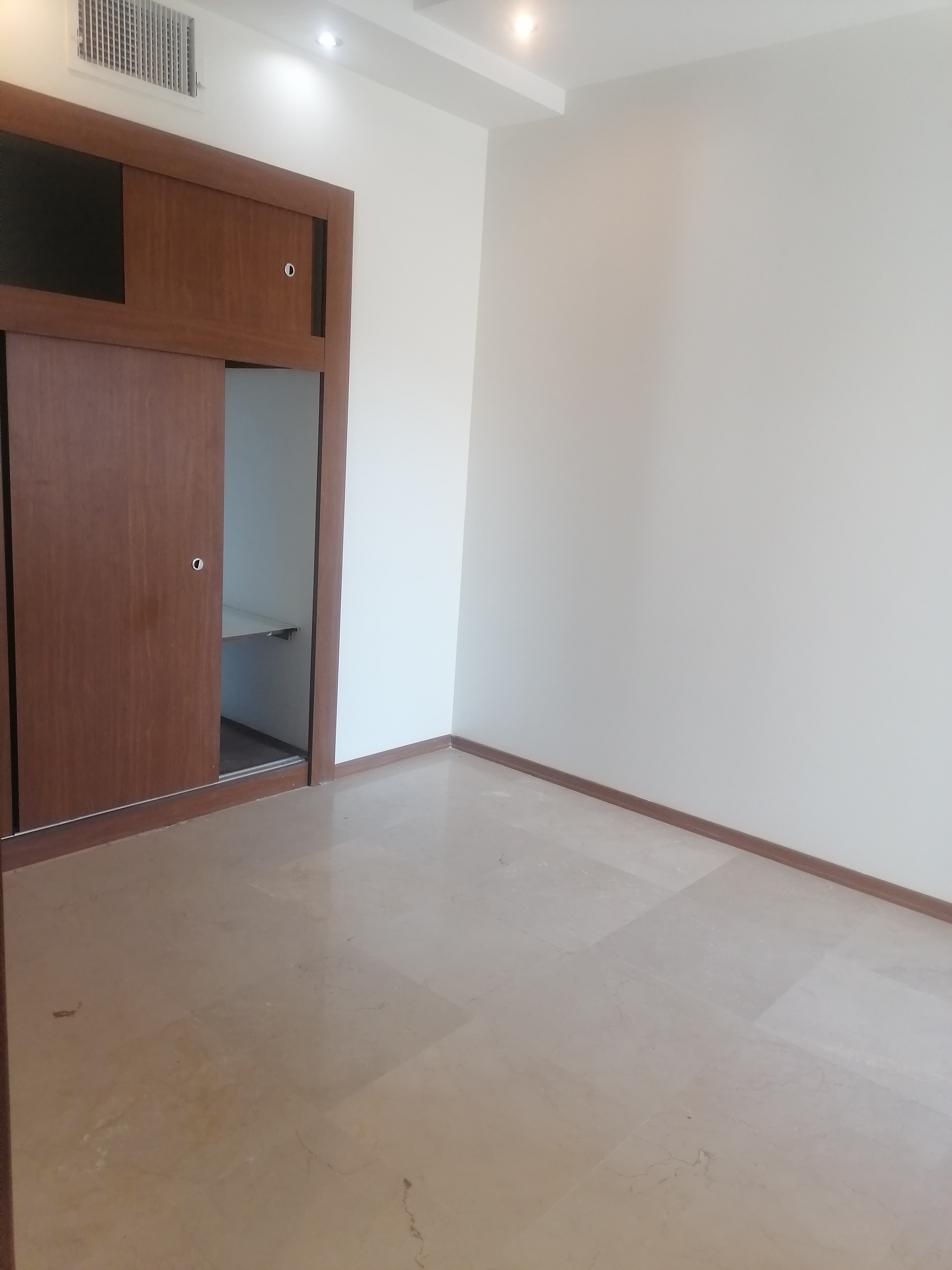اجاره آپارتمان 85متر نارمک تاپ لوکیشن