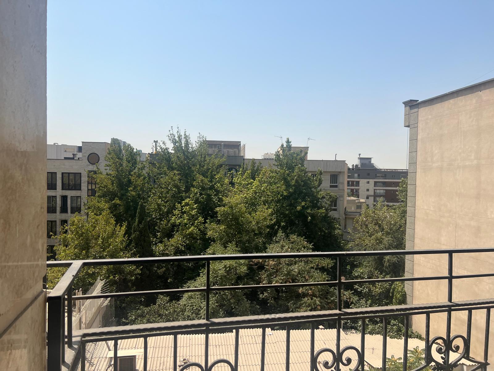 فروش آپارتمان 100 متر نیاوران تراس بزرگ ویوی جنوب