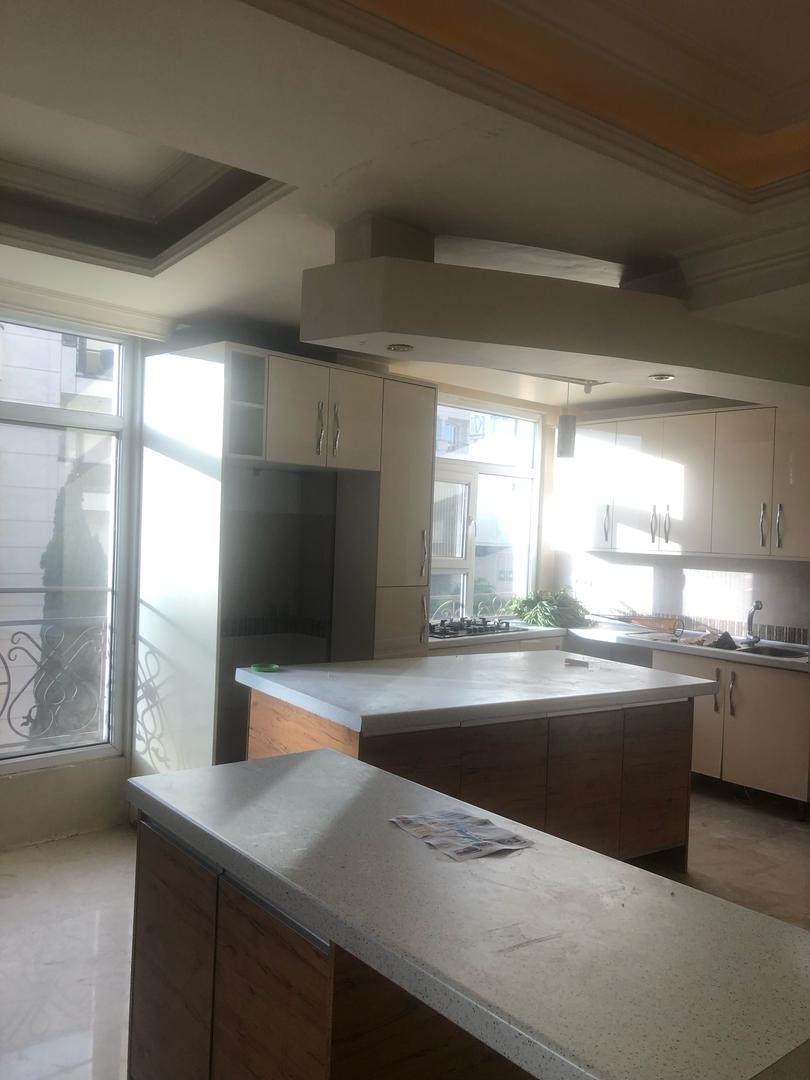 اپارتمان180متری سه خواب تاپ لوکیشن