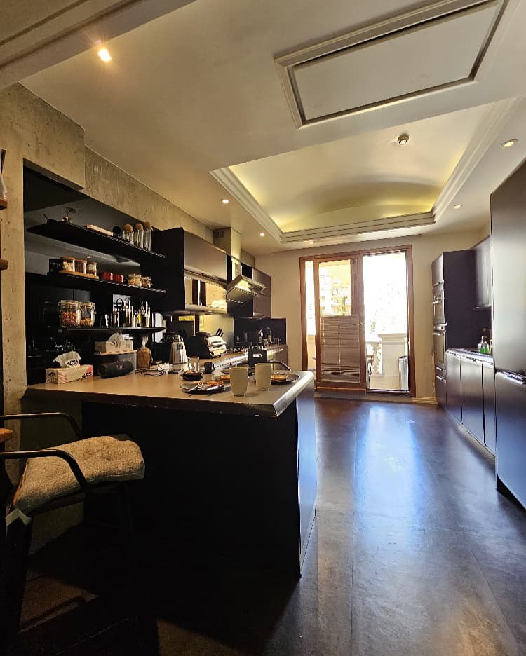 اجاره آپارتمان 180متر آجودانیه فول مشاعات ویو کوهستان