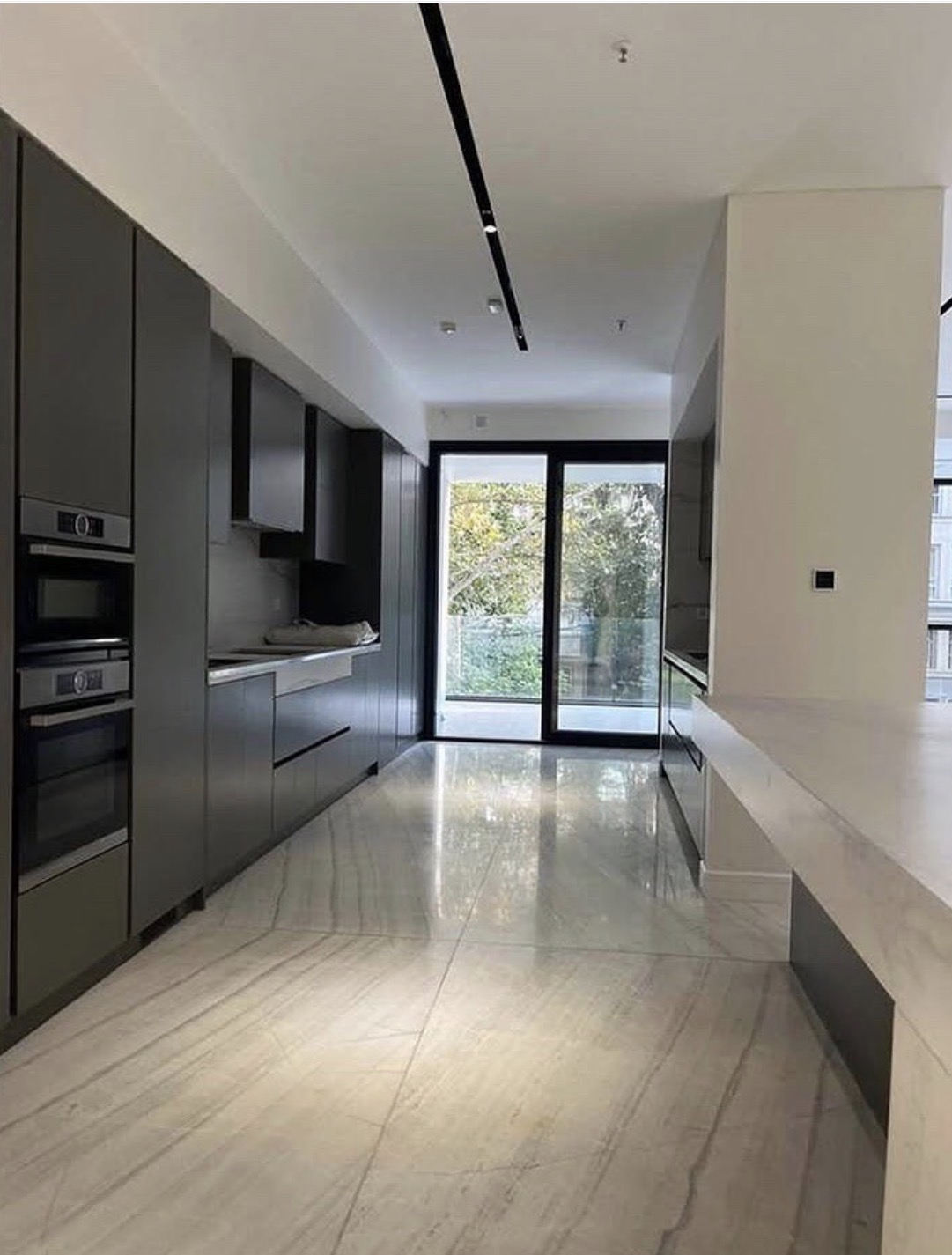 اجاره آپارتمان 250متر نیاوران طبقات‌بالا فول‌مشاعات