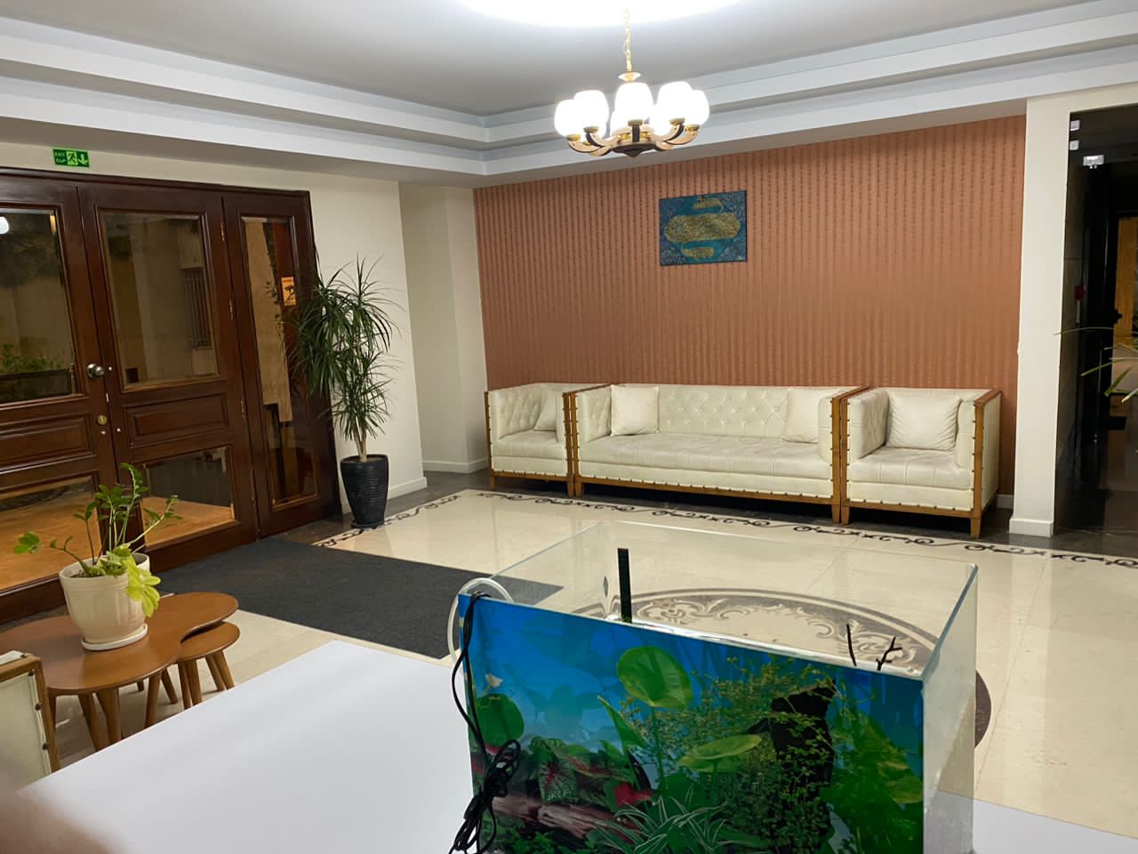 فروش آپارتمان 111متر 2خواب نیاوران سالن نور مستقیم