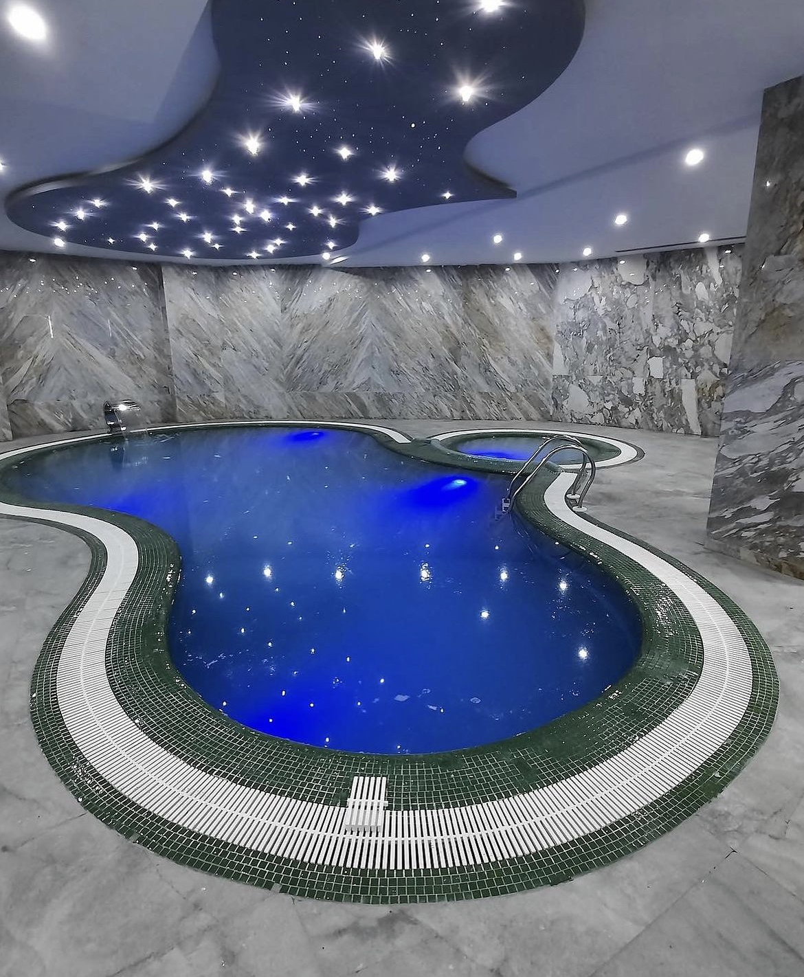 اجاره آپارتمان 350 متر کامرانیه شمالی 4 خواب مستر فول