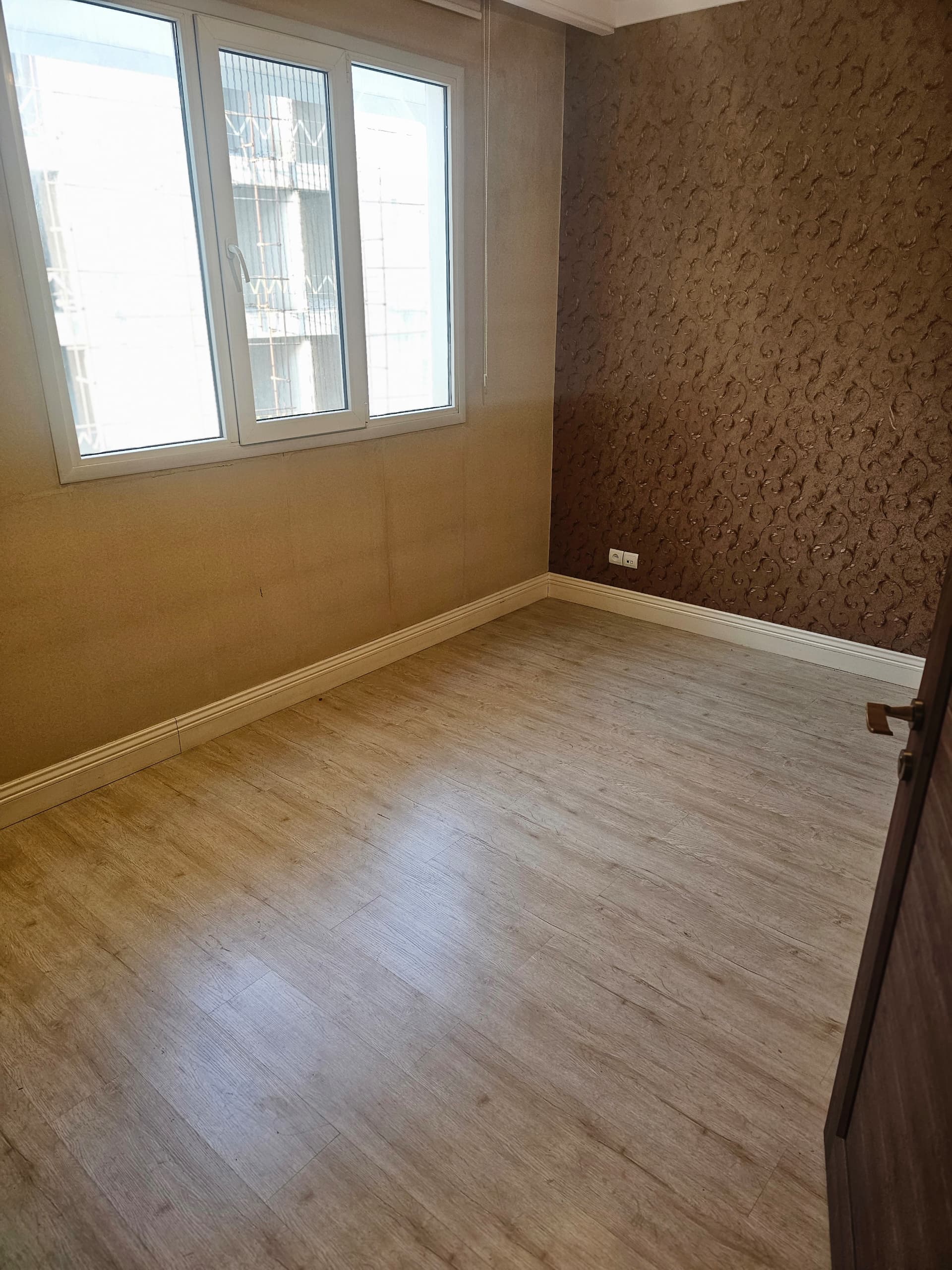 اجاره آپارتمان 195متر فرمانیه شرقی