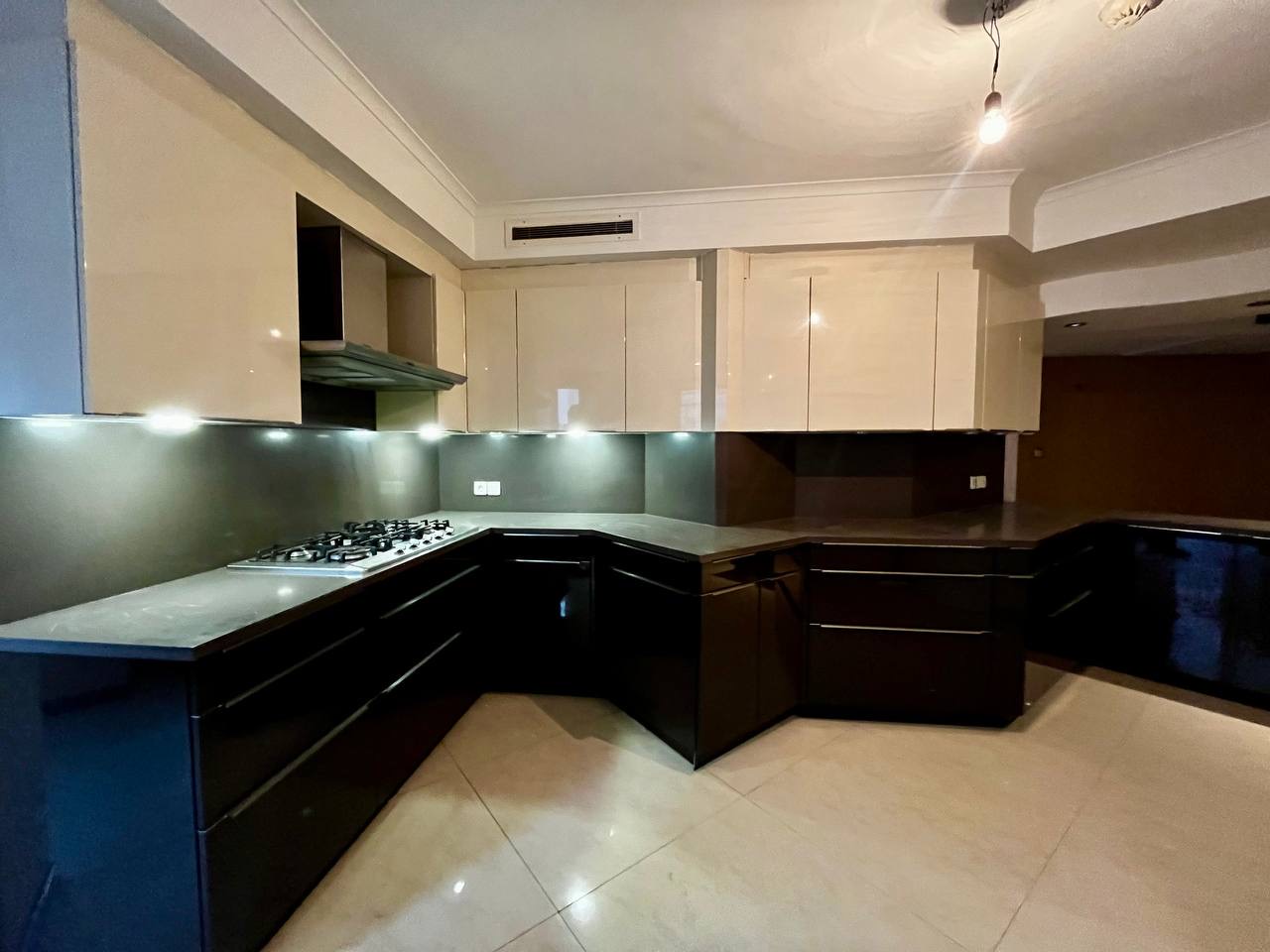 اجاره آپارتمان 240 متر فرمانیه شرقی فول مشاعات