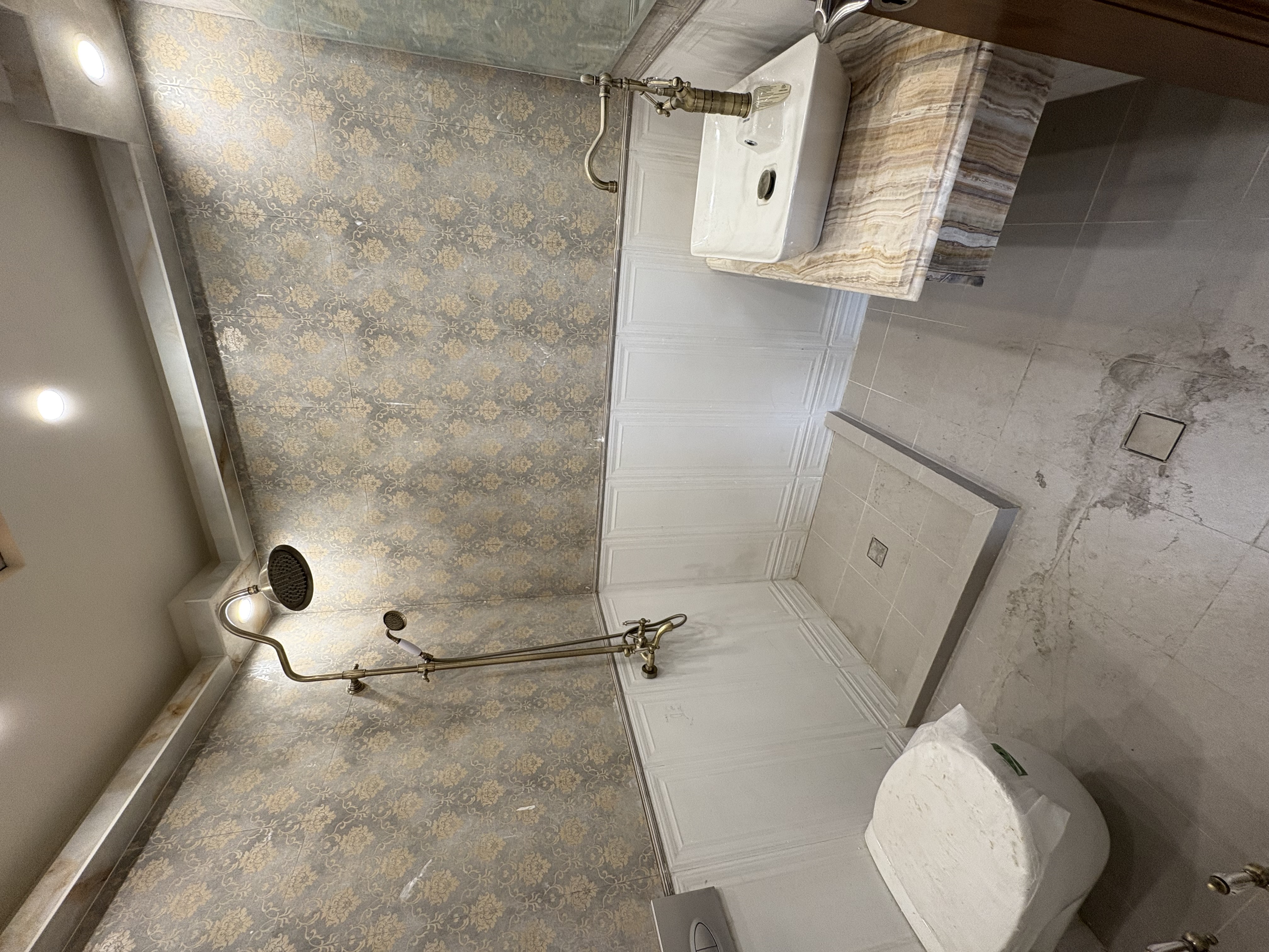 فروش آپارتمان 115 متر جهانتاب آریای شرقی فول مشاعات