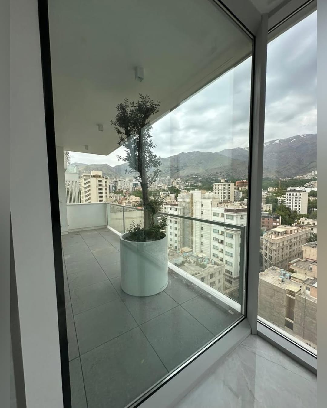 اجاره آپارتمان 180متر دربند متریال درجه یک با ویو شهر