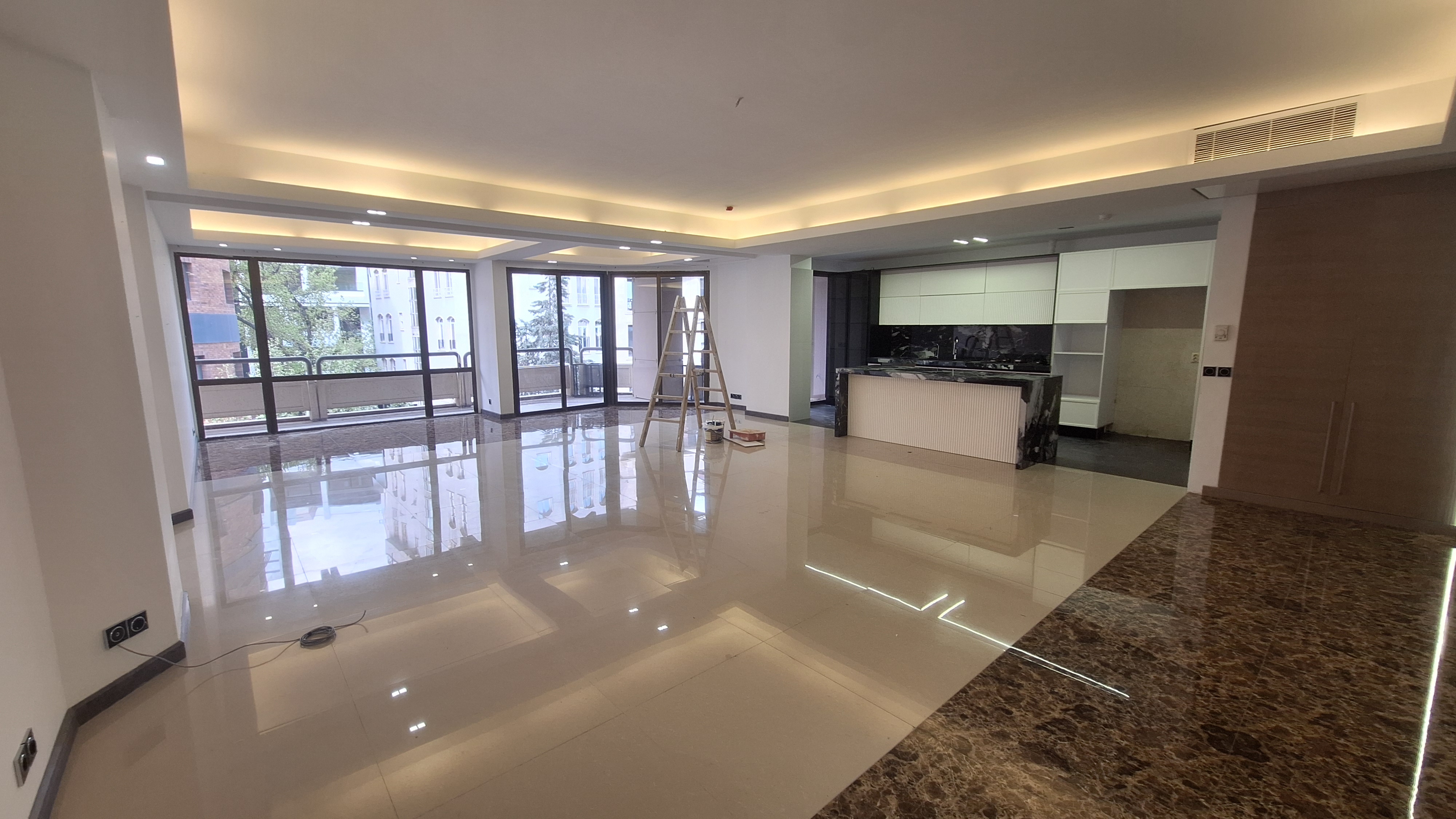 اجاره آپارتمان 280متر آجودانیه تاپ لوکیشن