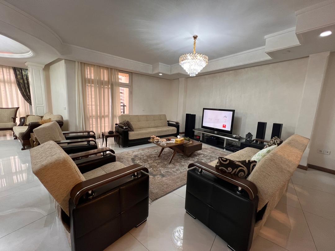 اجاره آپارتمان 200متر کامرانیه تراس قابل چیدمان ویو شمال