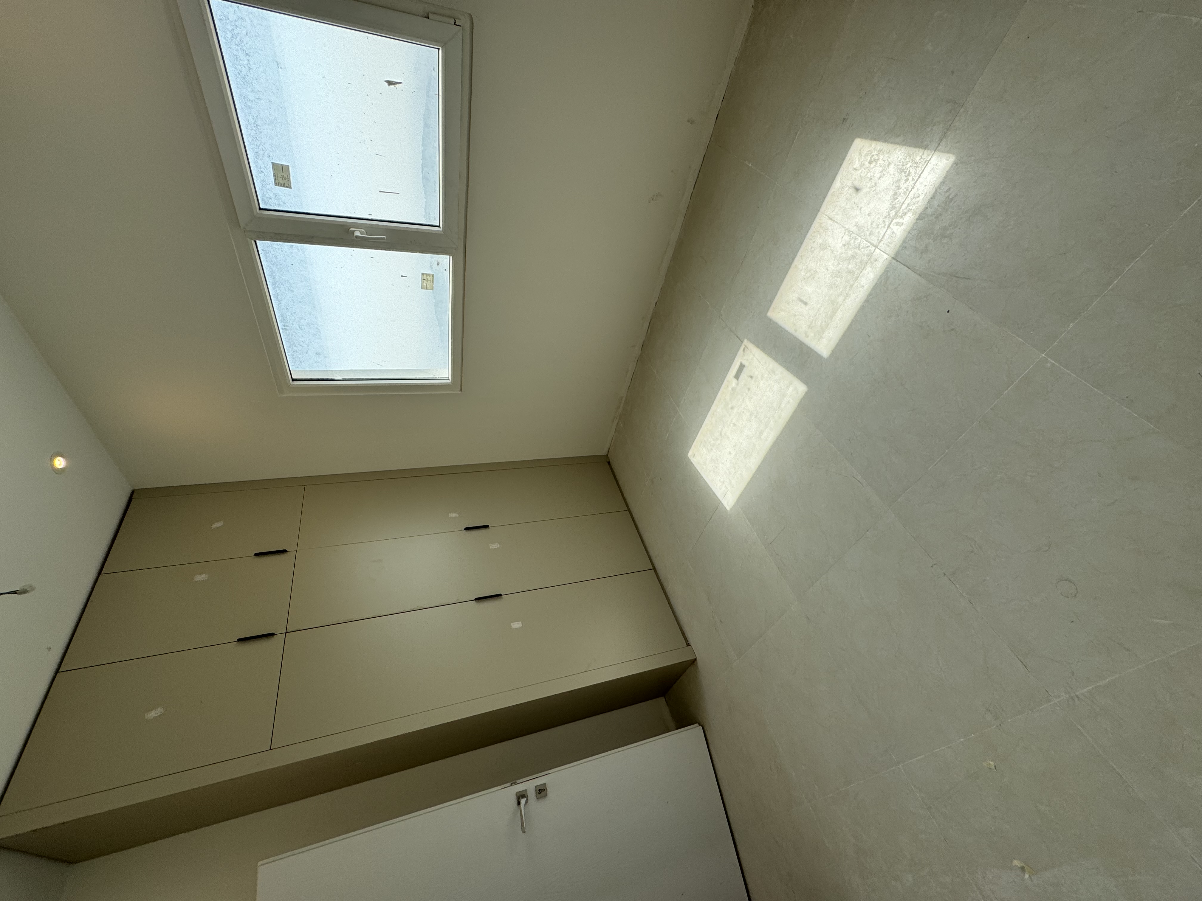 فروش آپارتمان 125 متر سوهانک نوساز کلیدنخورده