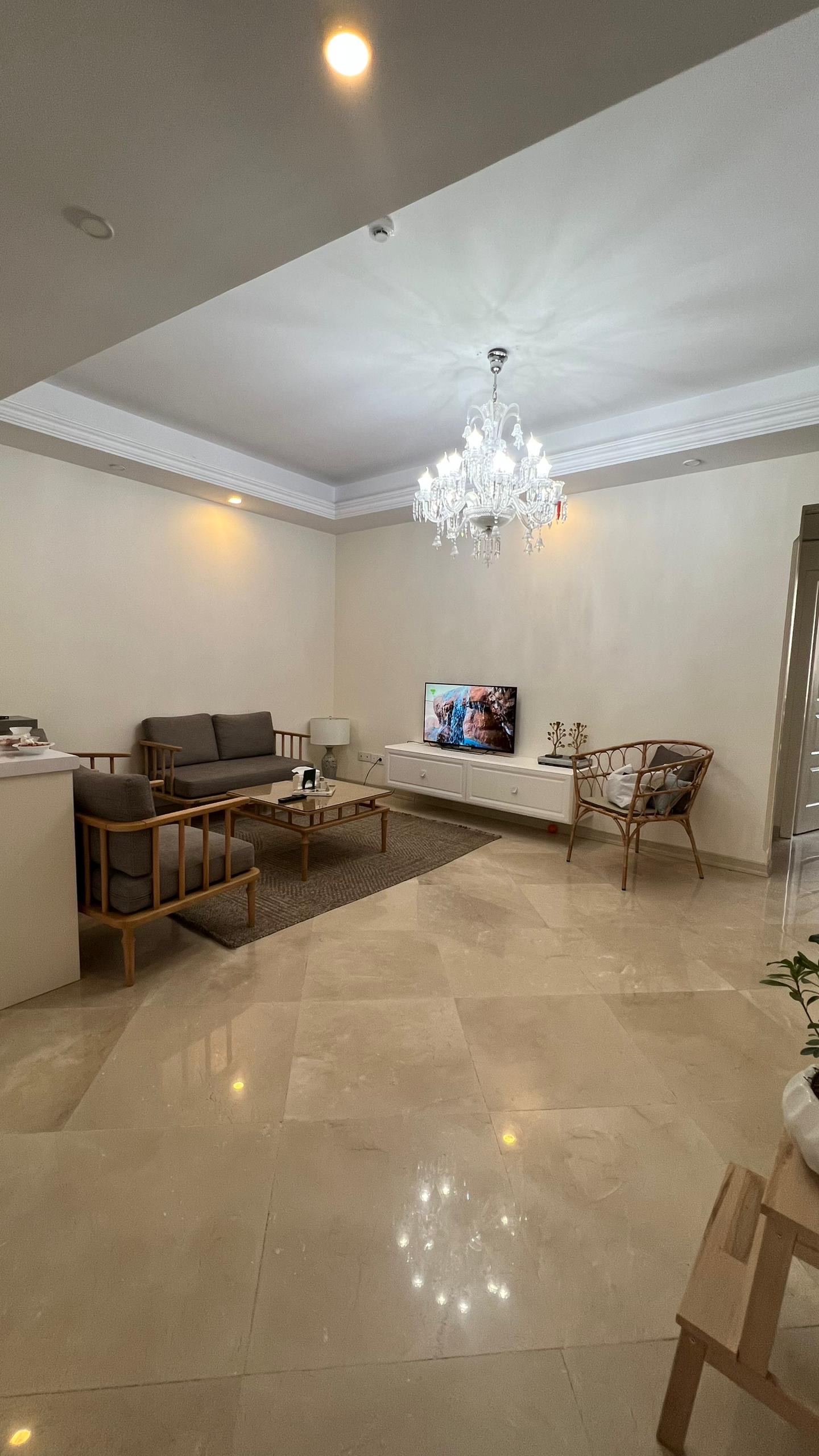 فروش 145 متر آپارتمان دیباجی جنوبی 2 پارکینگ سندی