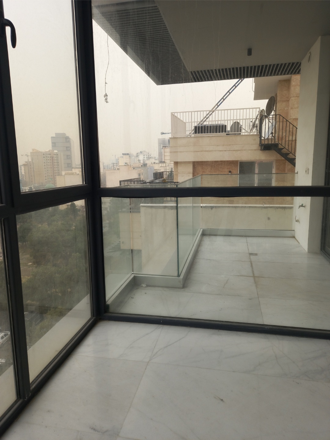 نیاوران مدرن لوکیشن دسترسی امنیت دیپلماتیک ویو معاوضه