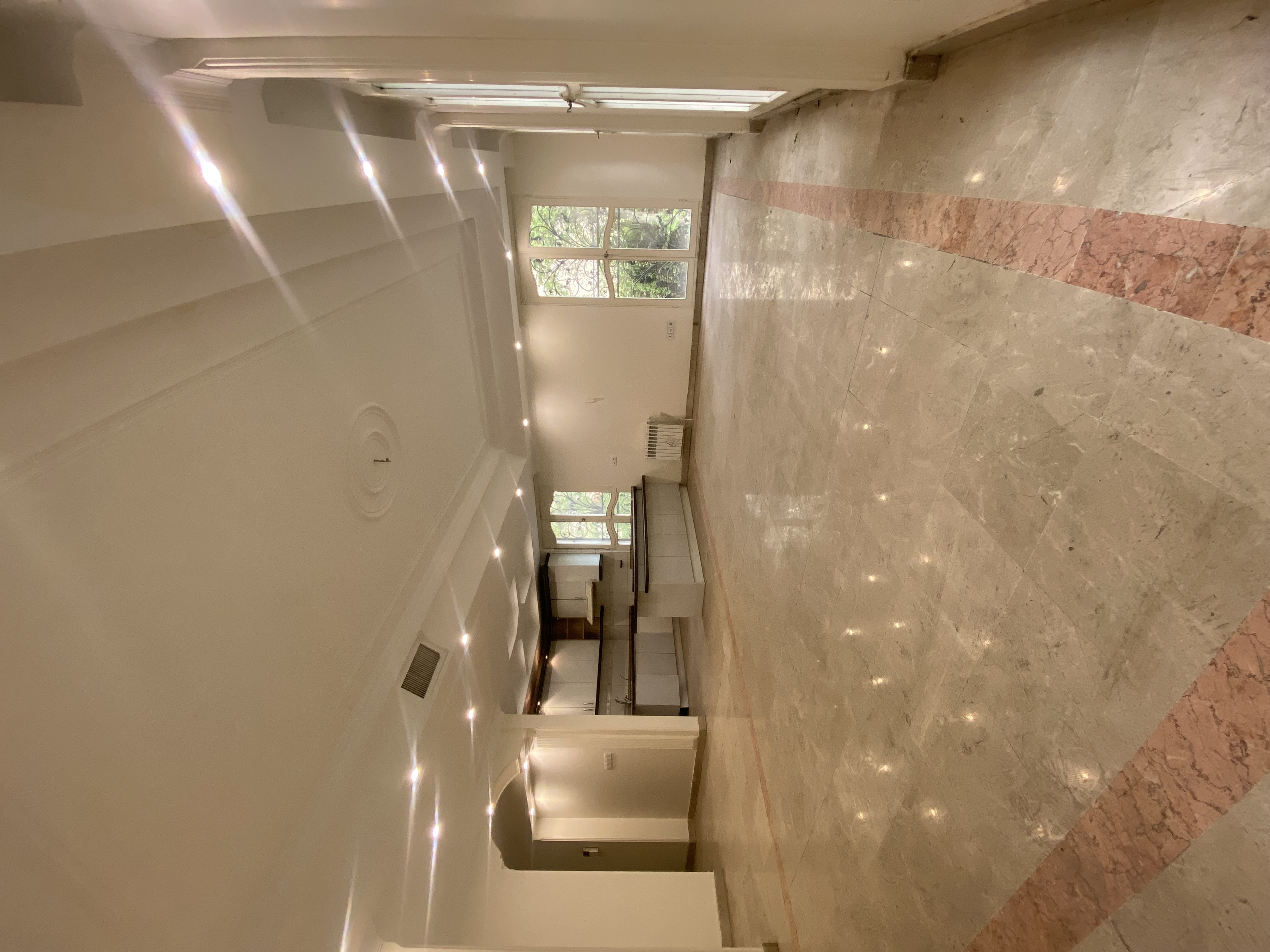 فروش اپارتمان 180 متری پاسداران