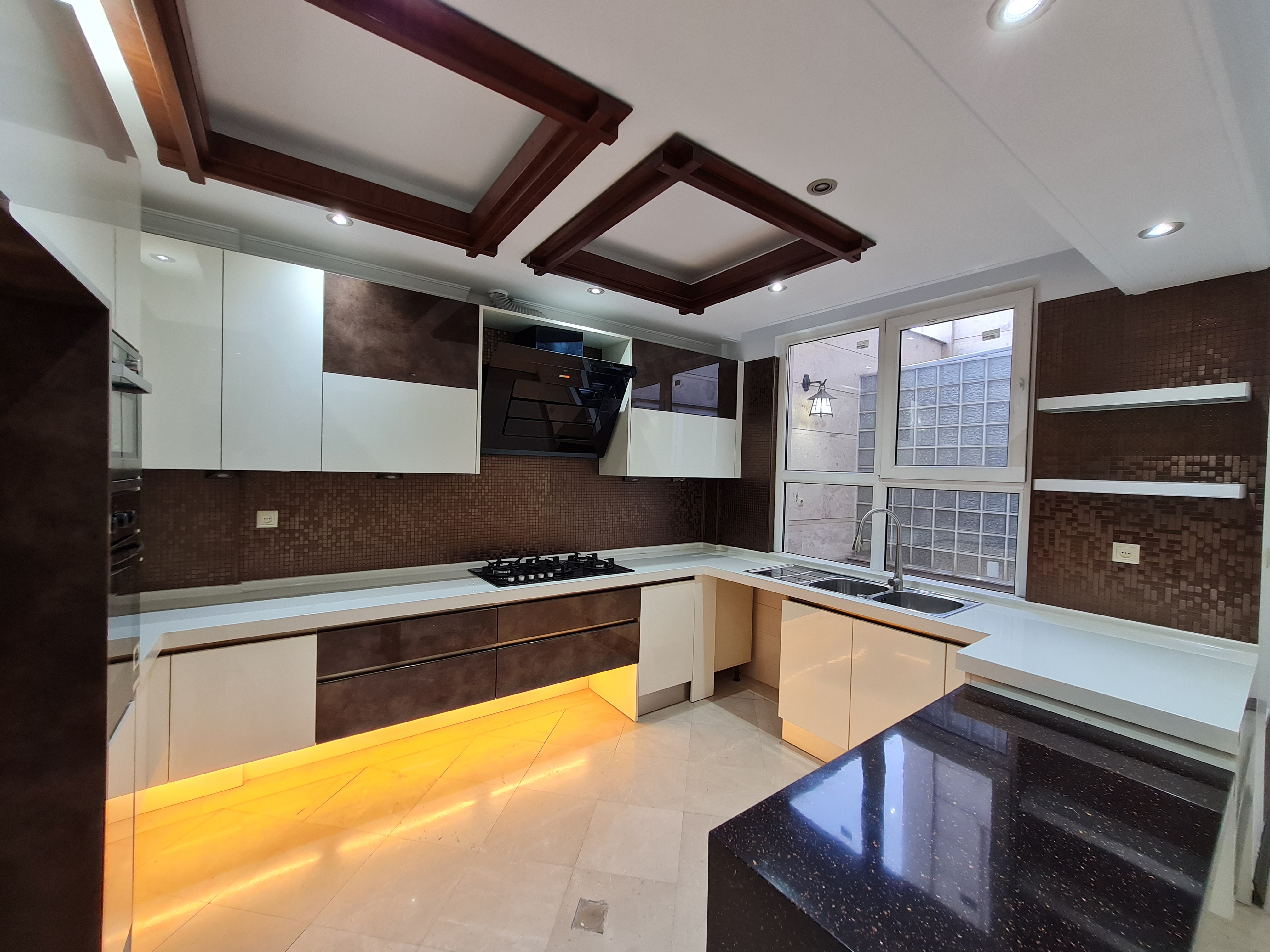 فروش آپارتمان 95 متر فرمانیه غربی تاپ لوکیشن