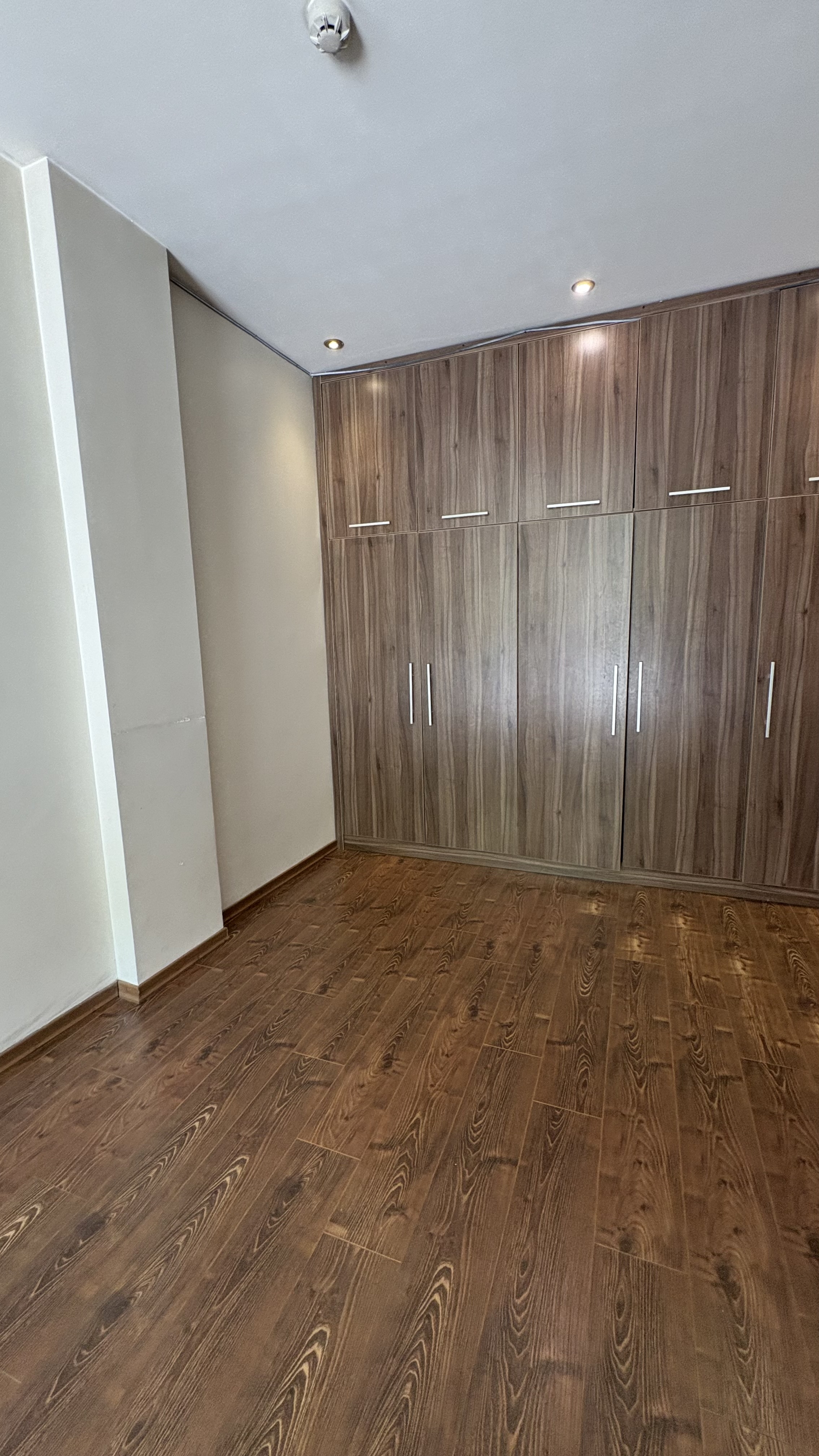 فروش آ‌پارتمان 85 متر فرمانیه 1خواب