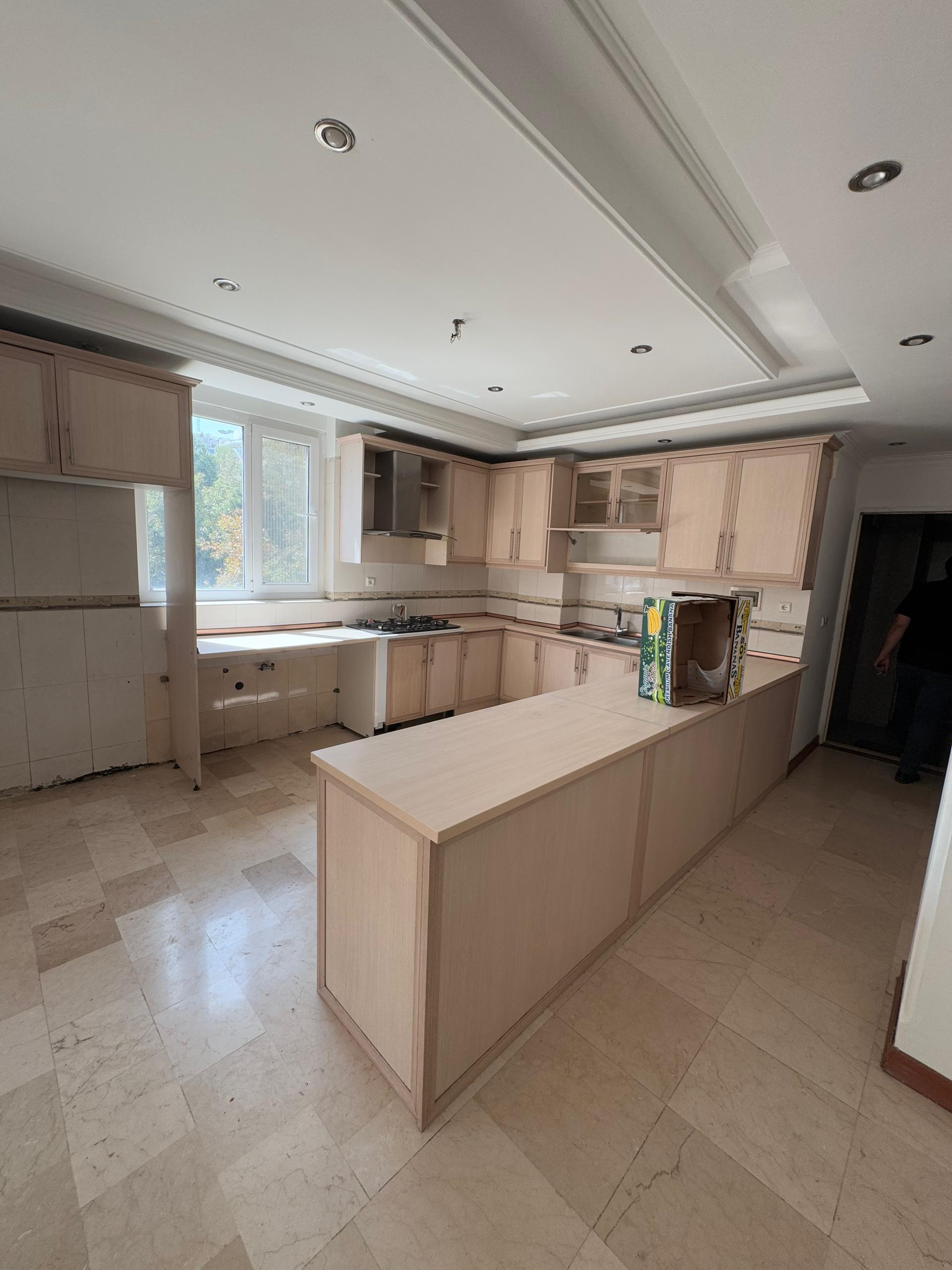 فروش آپارتمان 110 متر 2 خواب نیاوران عمار