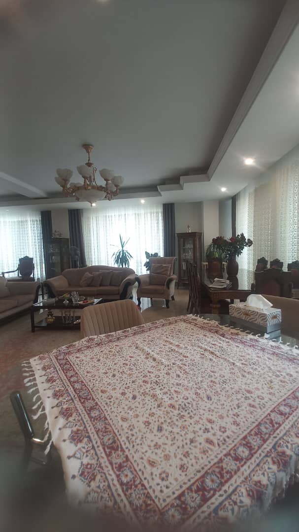 اجاره آپارتمان‌ 190 متر نیاوران مژده