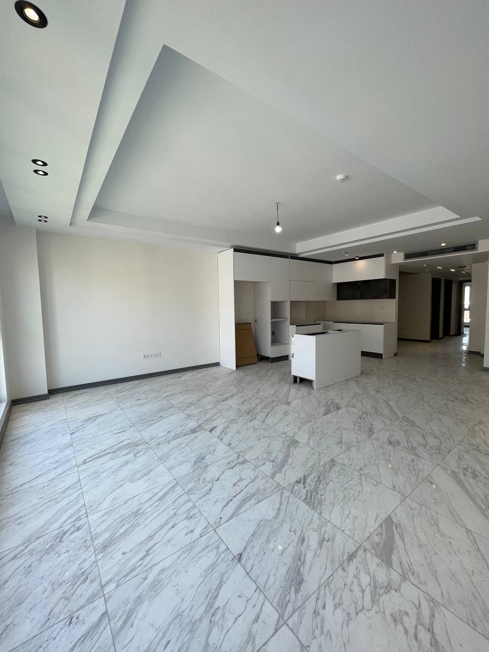 فروش آپارتمان 120متر دولت بسیار خوش نقشه ورودی لابی بسیار خوش نقش