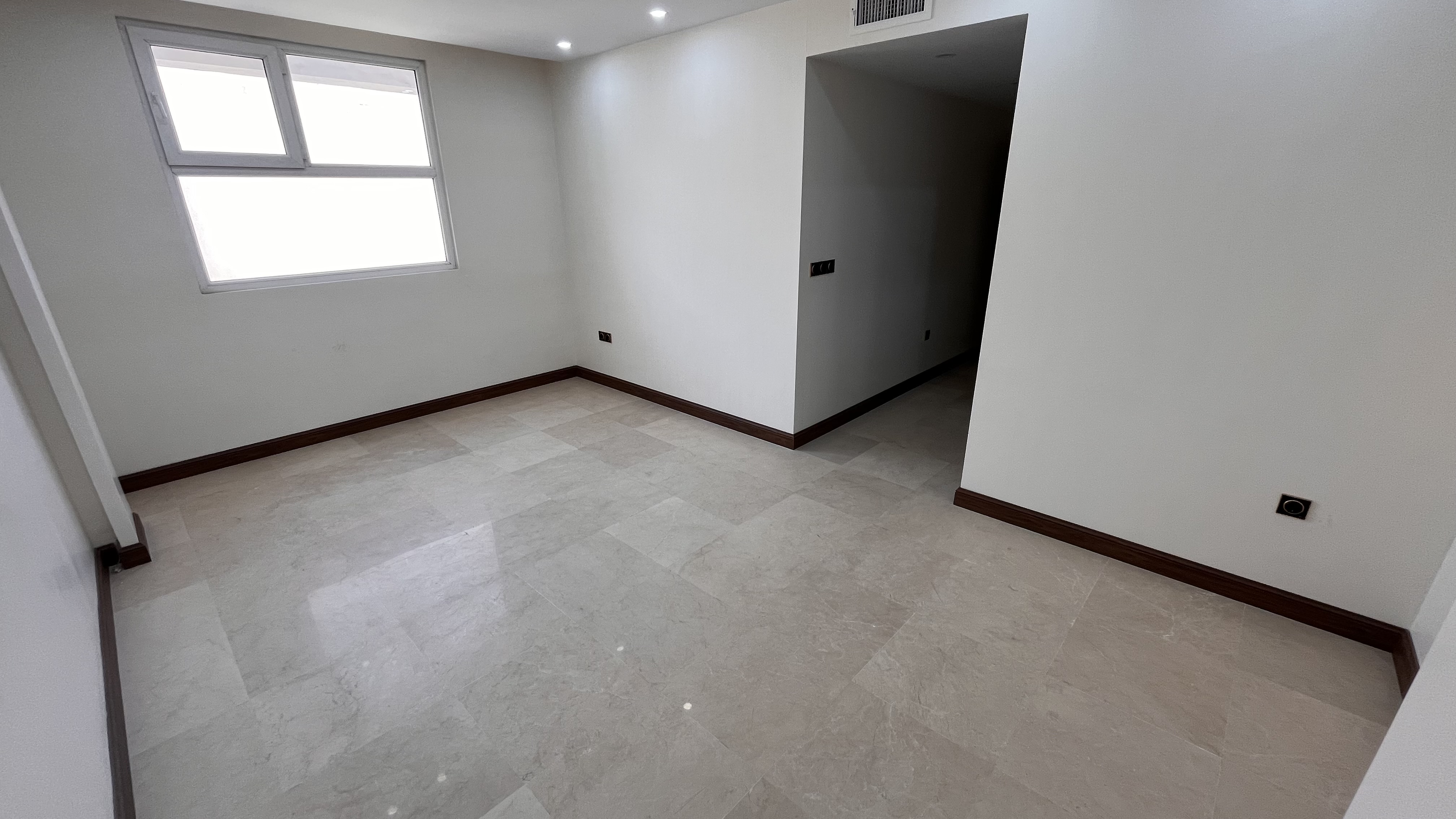 اجاره آپارتمان 220متر هروی فول امکانات 2پارکینگ