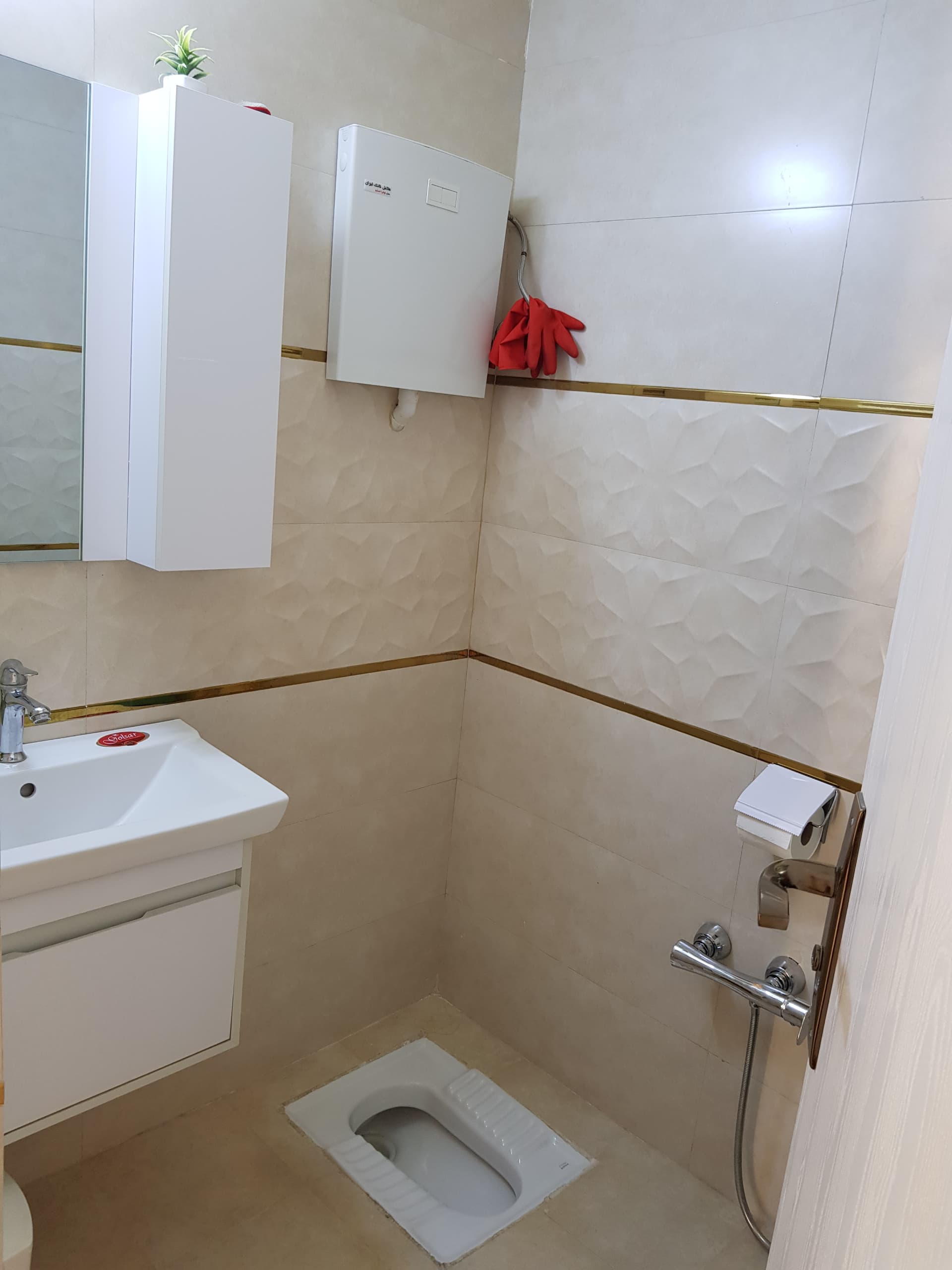 فروش آپارتمان 85 متر دزاشیب 2خواب سالن نور جنوب