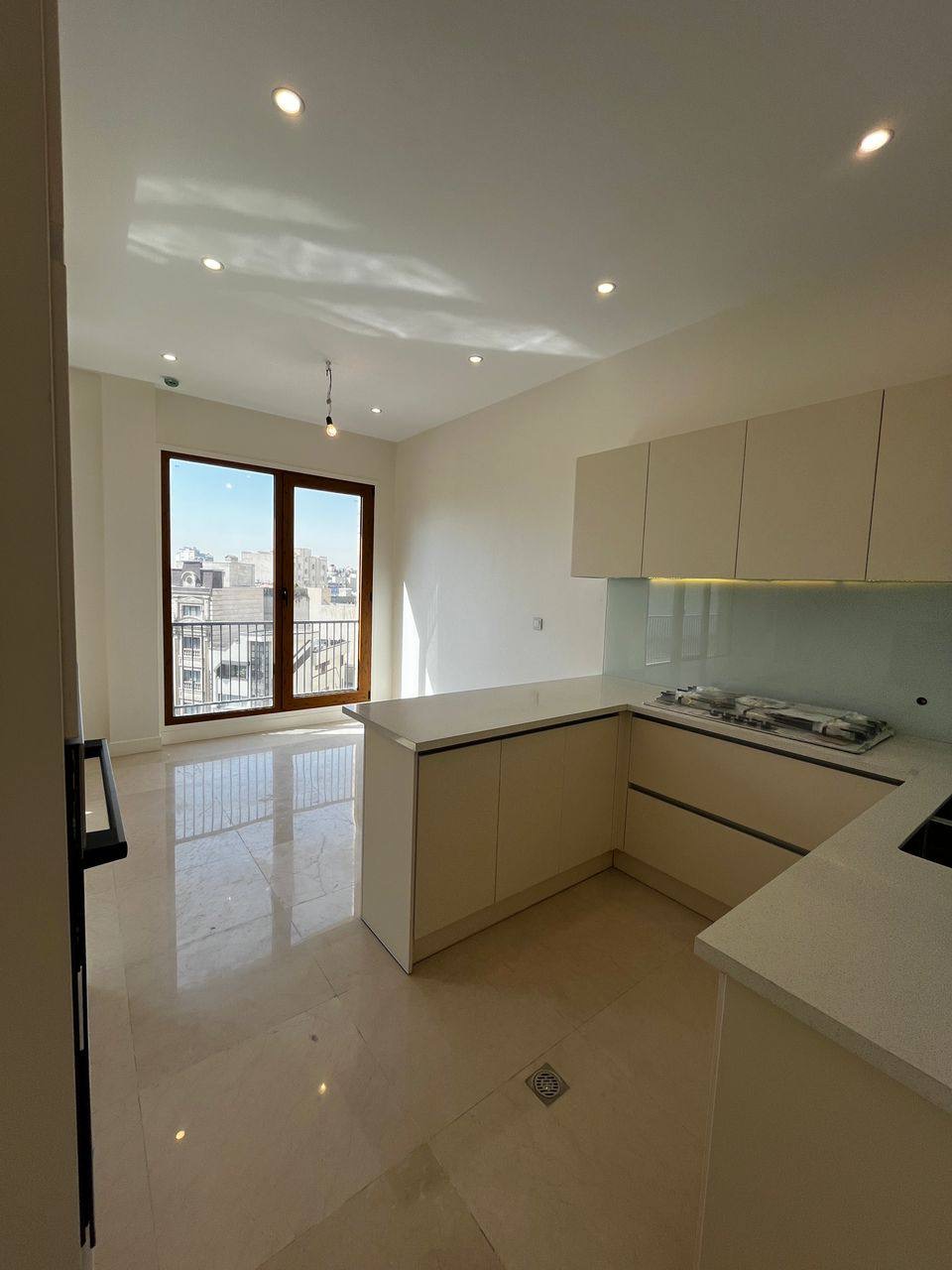 اجاره آپارتمان 130 متر  فرمانیه 2 خواب مستر مدرن