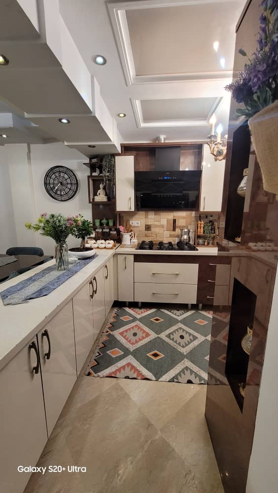 فروش آپارتمان 88متر 2خواب اختیاریه بسیار خوش نقشه غرق در نور آفتاب