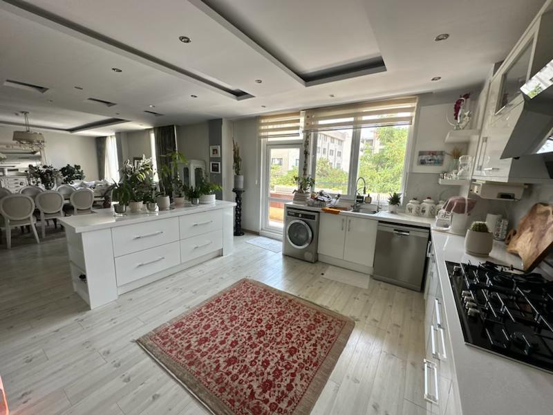 فروش آپارتمان 200متر 2خواب حکمت پلان تفکیکی