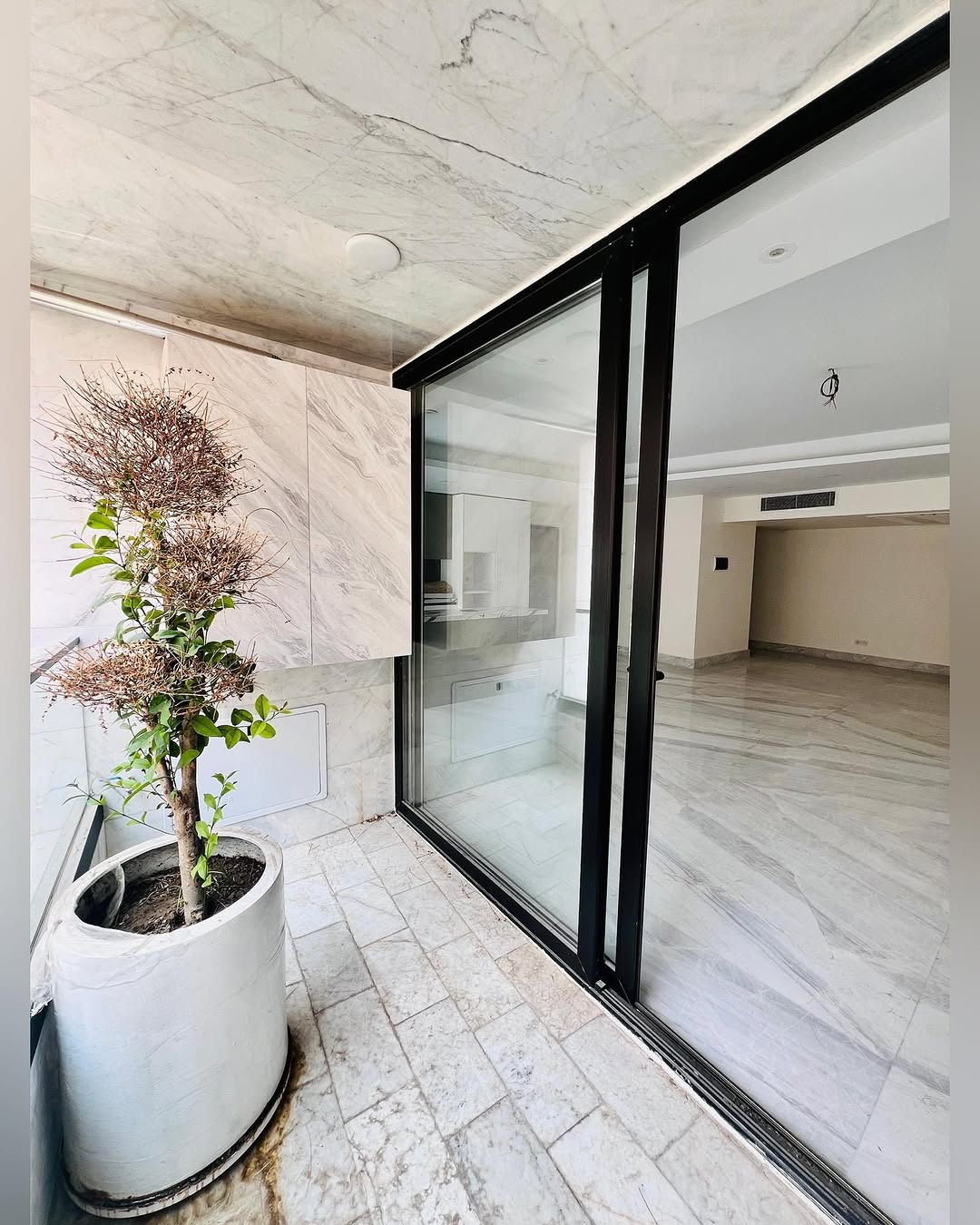 اجاره آپارتمان 145متر نیاوران با تراس کاربردی تاپ لوکیشن