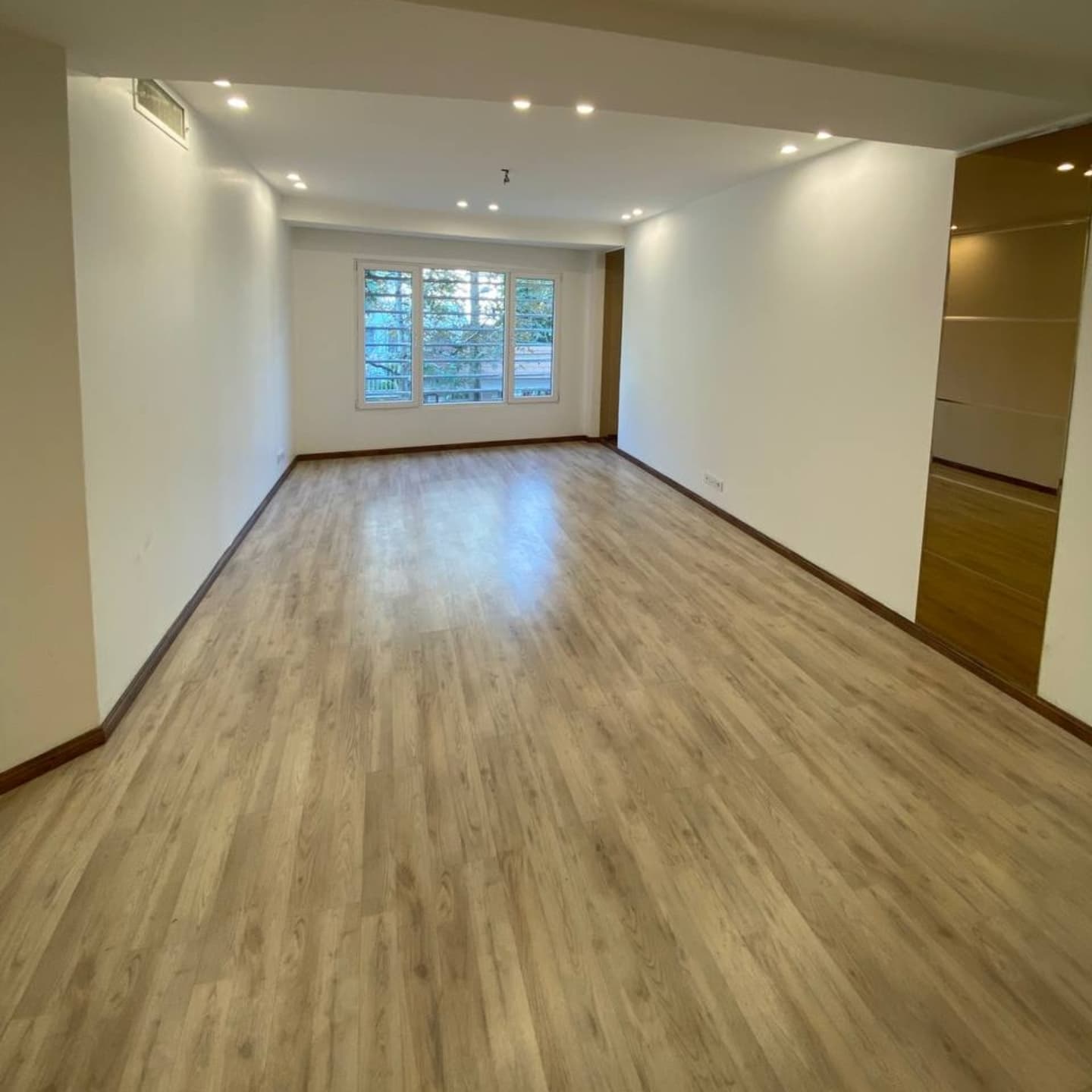 فروش آپارتمان 95 متر دروس شریعتی کلیدنخورده نور جنوبی