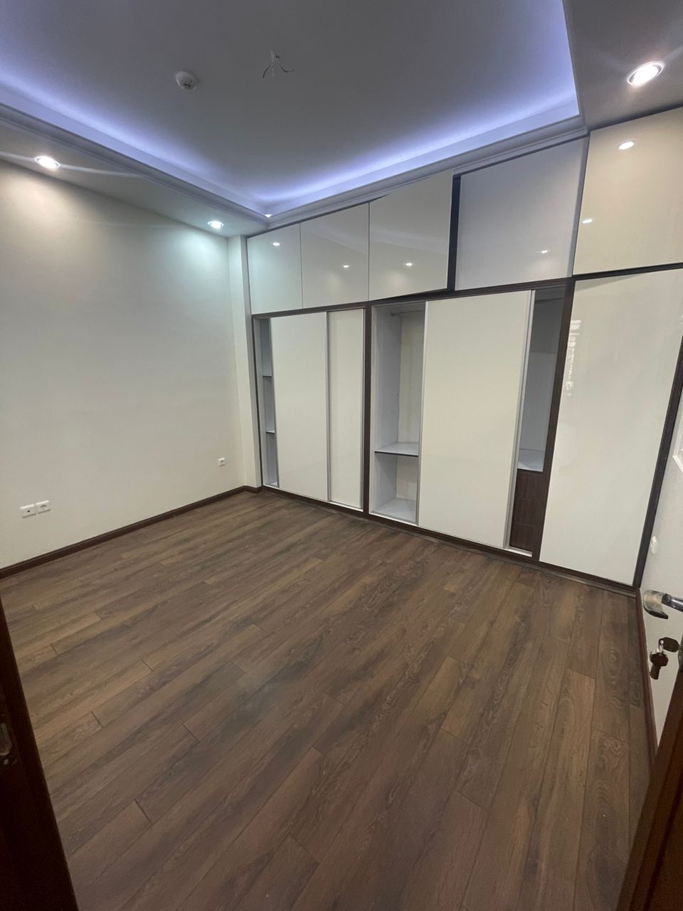 رهن آپارتمان 100 متری/ 2خواب/بازسازی شده/دزاشیب