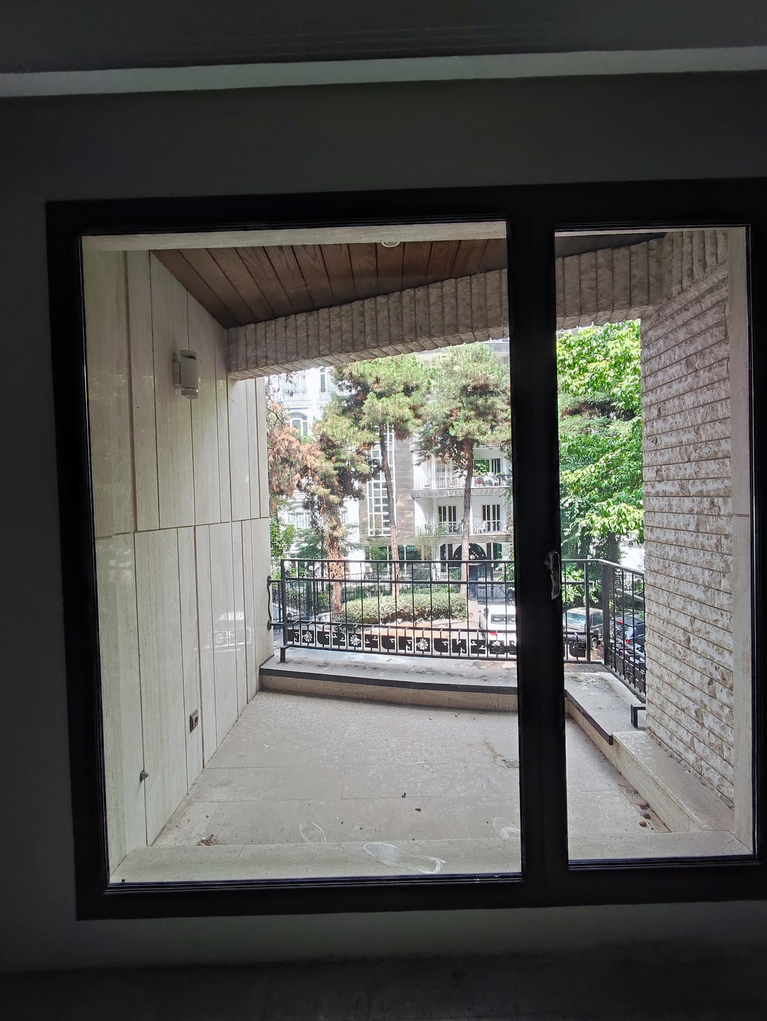 فروش آپارتمان 130متر گلستان شمالی کلید نخورده فول مشاعات