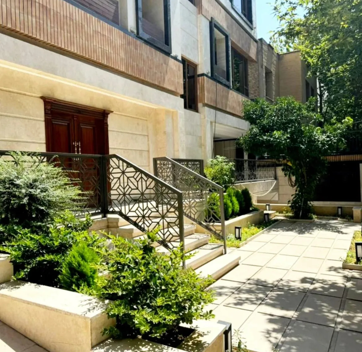 90 متری 2 خواب تاپ لوکیشن منظریه دنج و مشجر