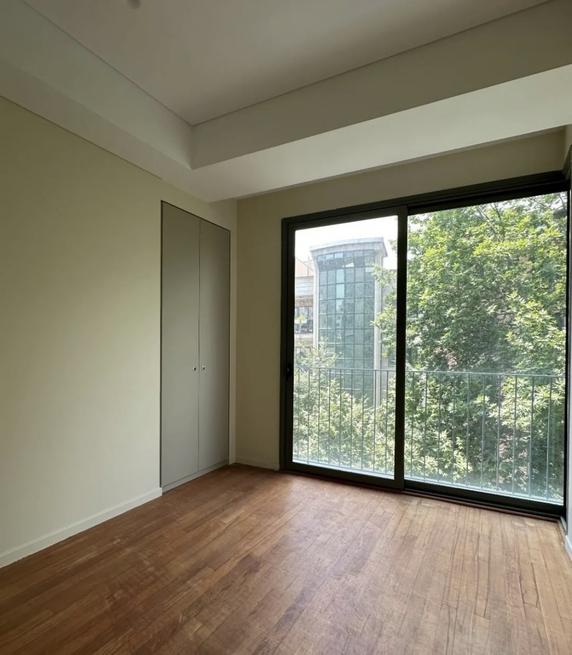 فروش آپارتمان 130متر منظریه مشاعات آبی فعال