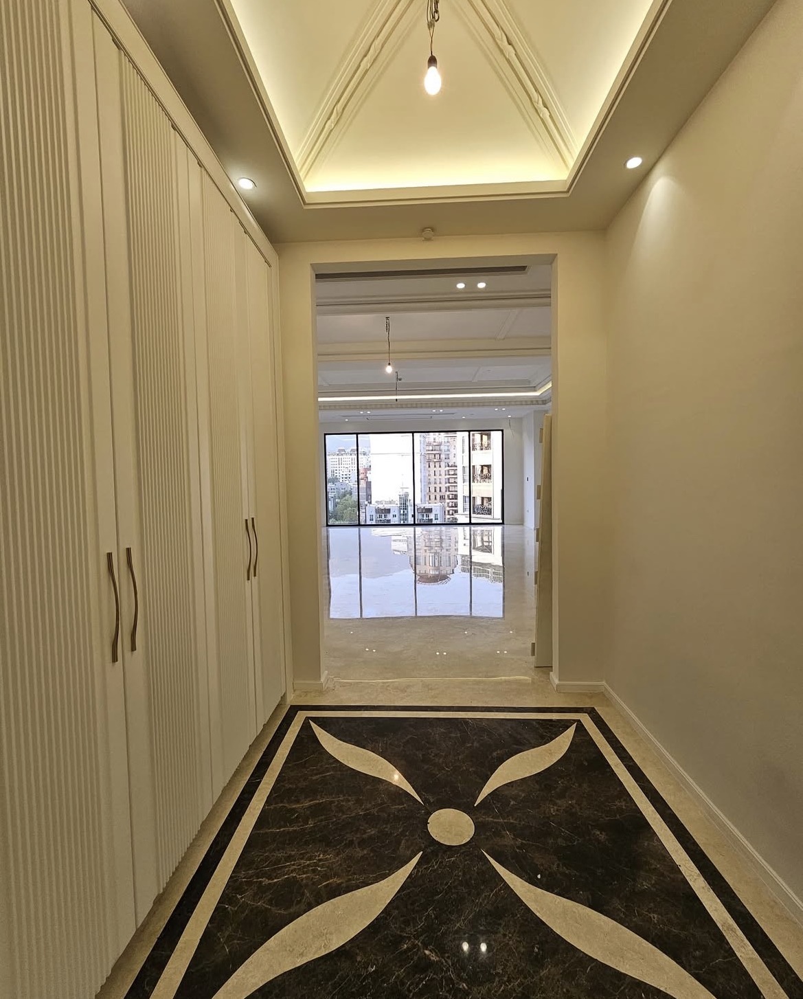 اجاره آپارتمان 220متر فرمانیه فول‌مشاعات تراس و ویوو