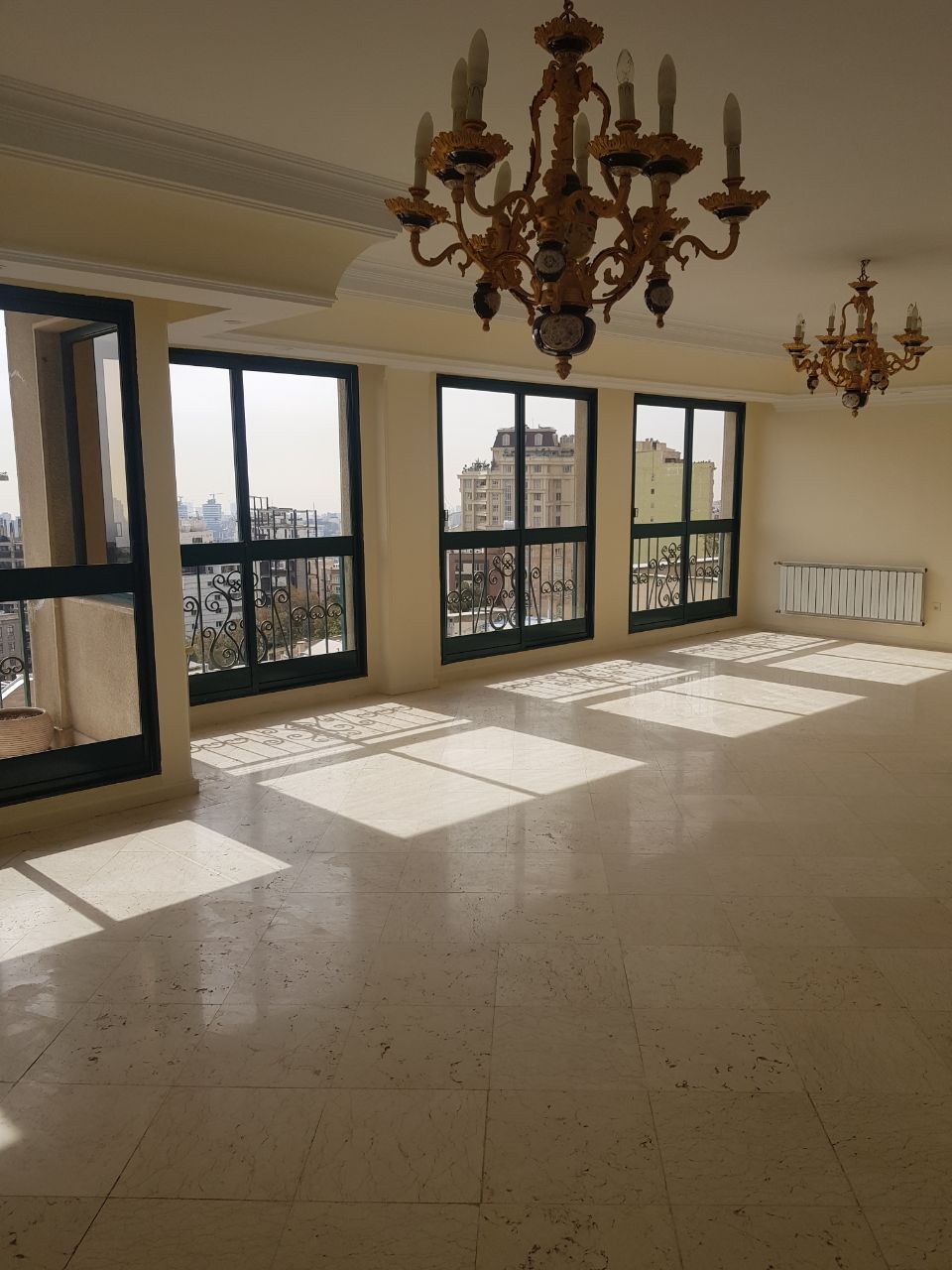 فروش آپارتمان 200 متر 3 خواب فول امکانات نیاوران