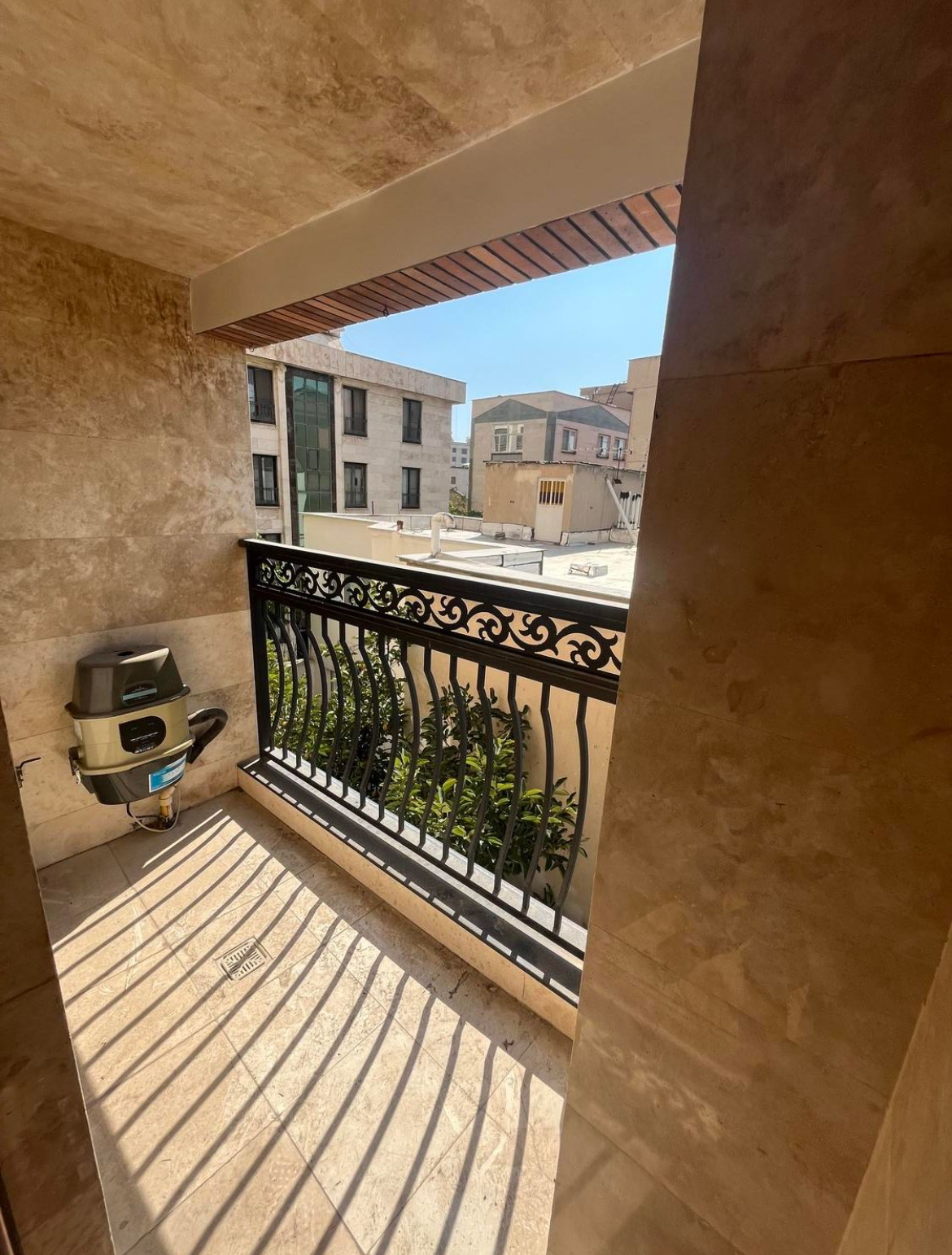 فروش آپارتمان  110 متر تاپ لوکیشن نیاوران 2 خواب