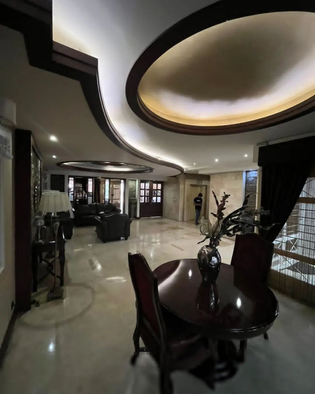 اجاره آپارتمان 200 متر نیاوران فول مشاعات 3پارکینگ سندی