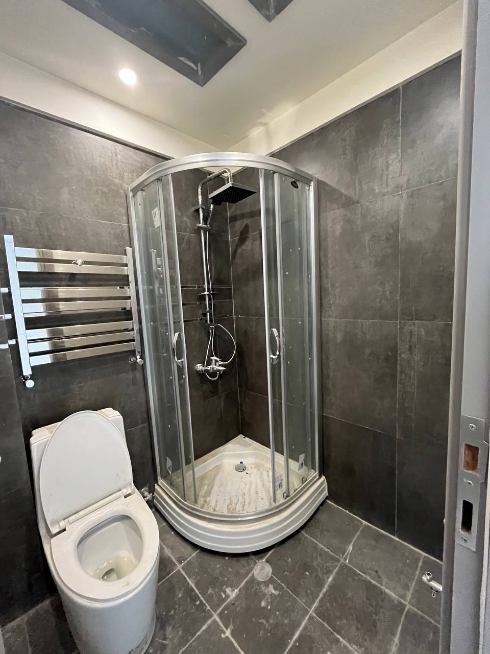 فروش آپارتمان 120متر دولت بسیار خوش نقشه ورودی لابی بسیار خوش نقش