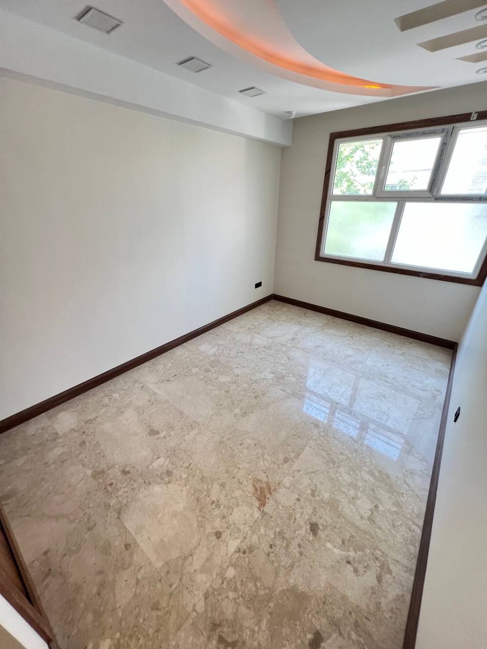 اجاره آپارتمان 160 متر دیباجی کلیدنخورده تاپ لوکیشن دوجهت نور ورودی لابی