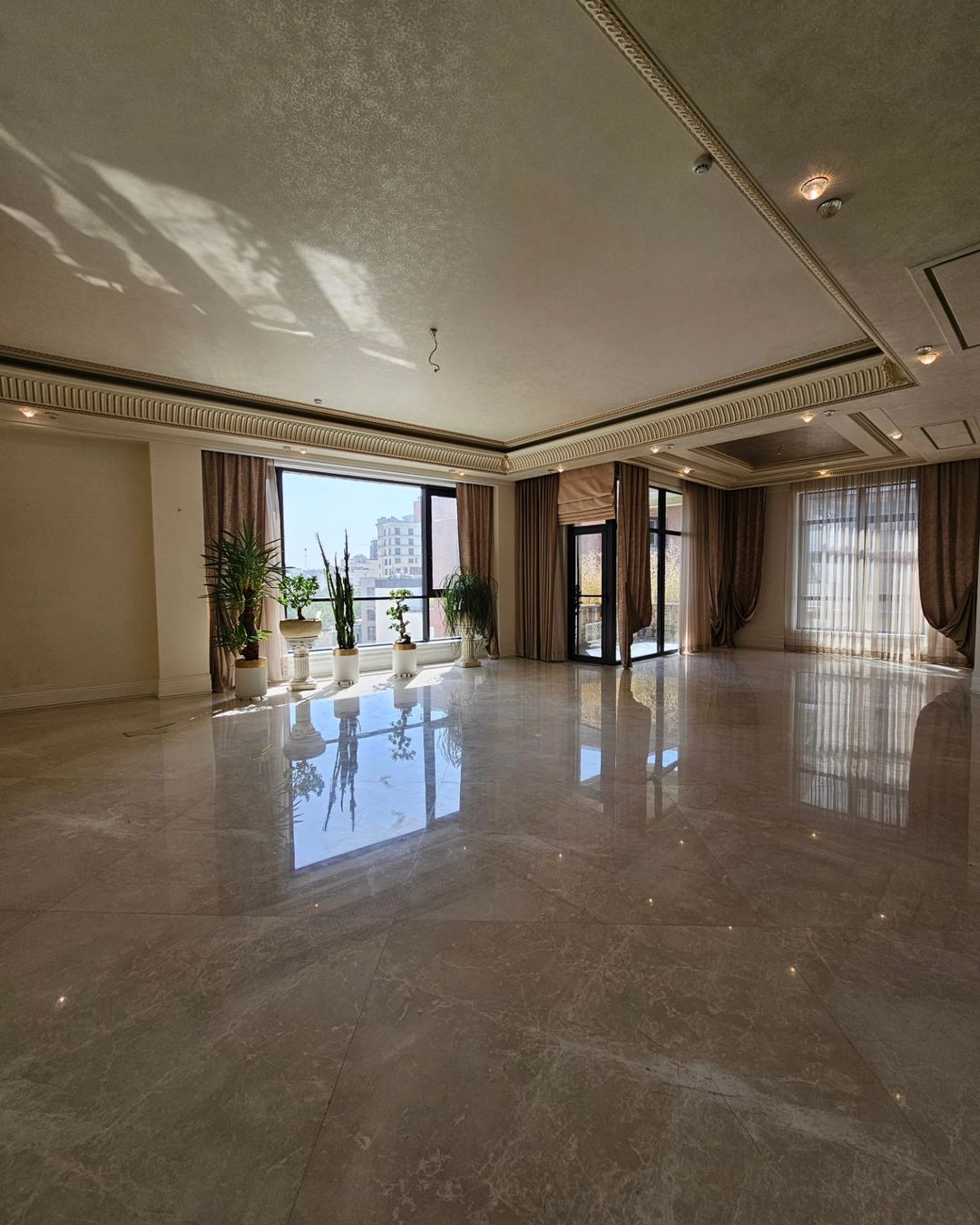نیاوران 250متر 4خواب 2مستر تک واحدی + نور جنوب