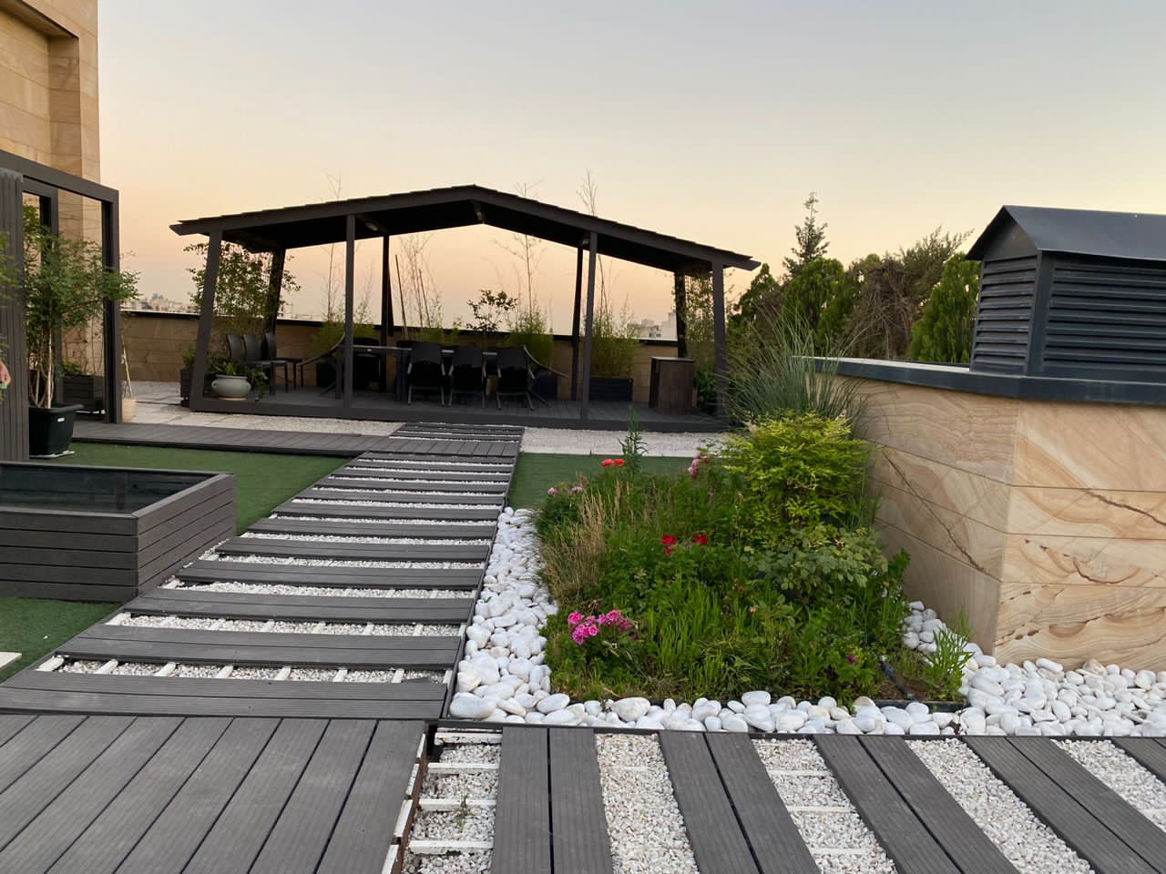 فروش آپارتمان 111متر 2خواب نیاوران سالن نور مستقیم