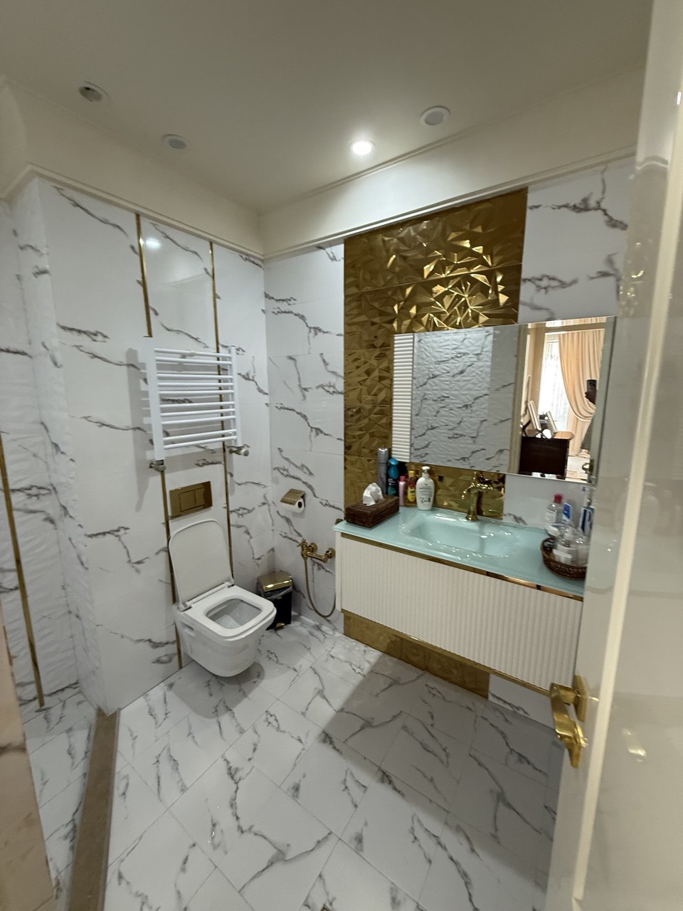 اجاره آپارتمان 200 متری تاپ لوکیشن نیاوران