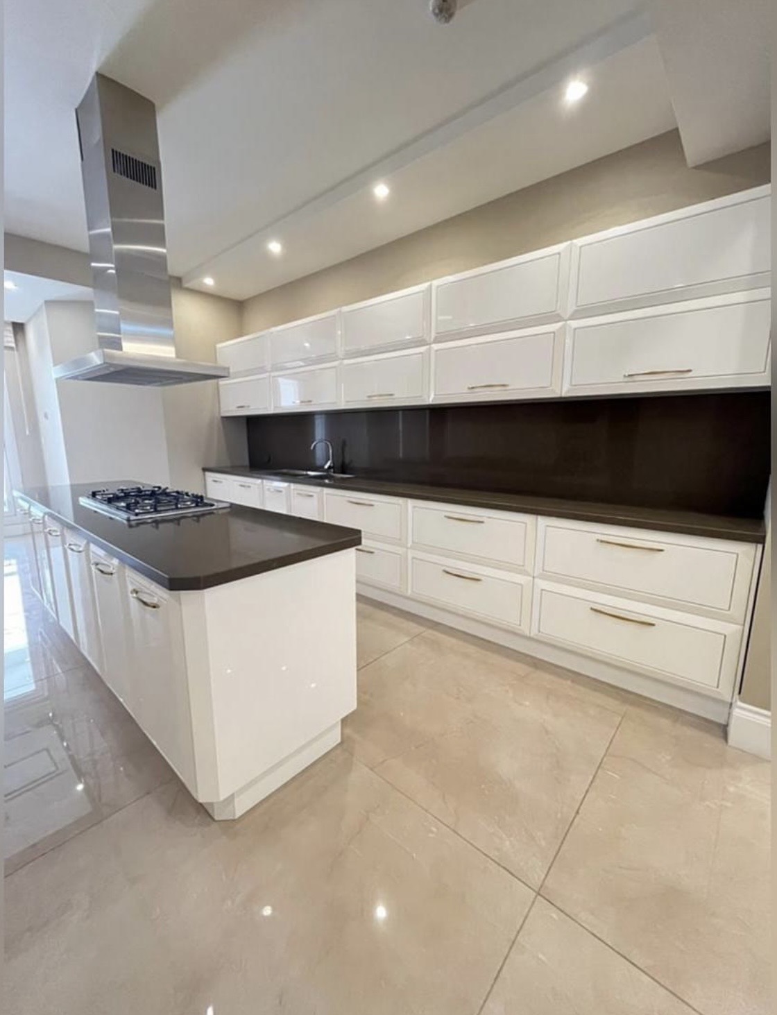 فروش آپارتمان 180متر دولت غرق در نور دو پارکینگ