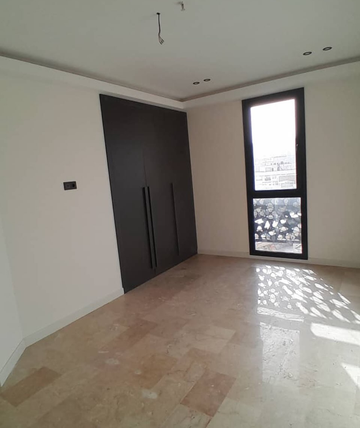 فروش آپارتمان 105 متری 2 خوابه غرق نور دنج