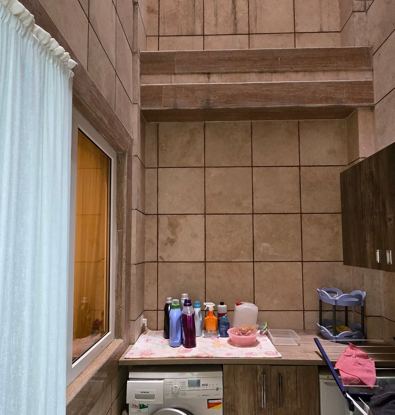 فروش 100 متر آپارتمان دیباجی جنوبی نورگیر مستقیم حیاط