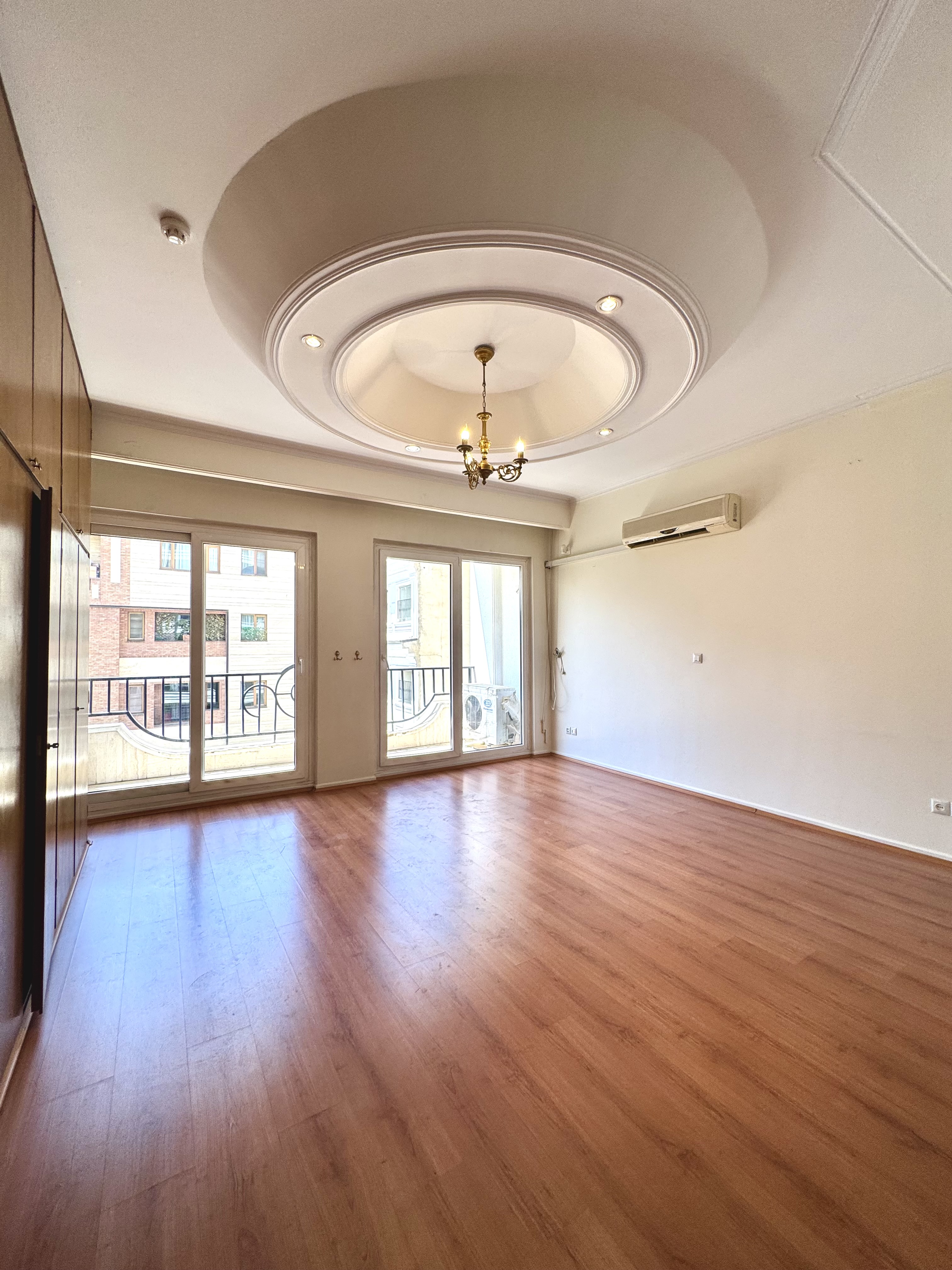 اجاره 275 مترگلستان شمالی سه خواب برج