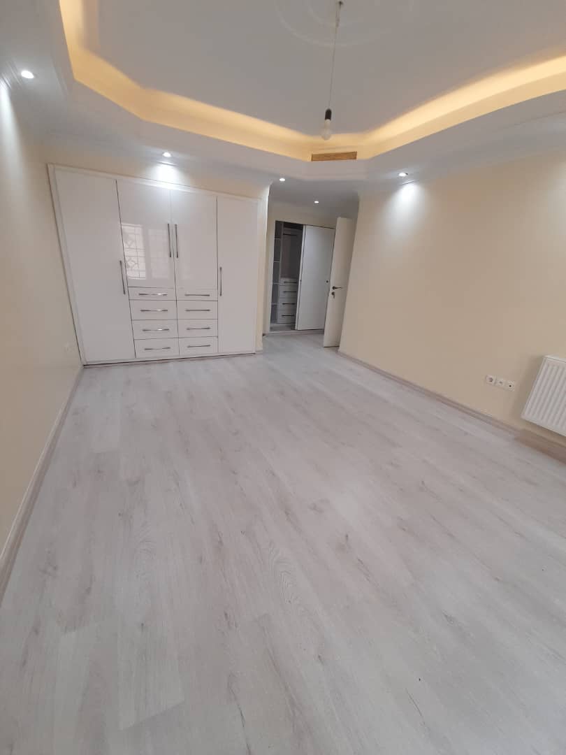 اجاره اپارتمان 210 متری در نیاوران