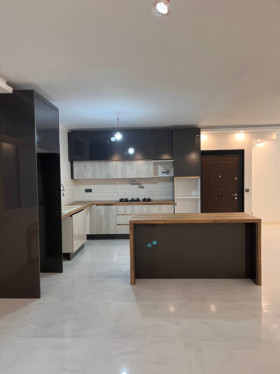 فروش آپارتمان 150 متر فول بازسازی شده تاپ لوکیشن دیباجی منظریه