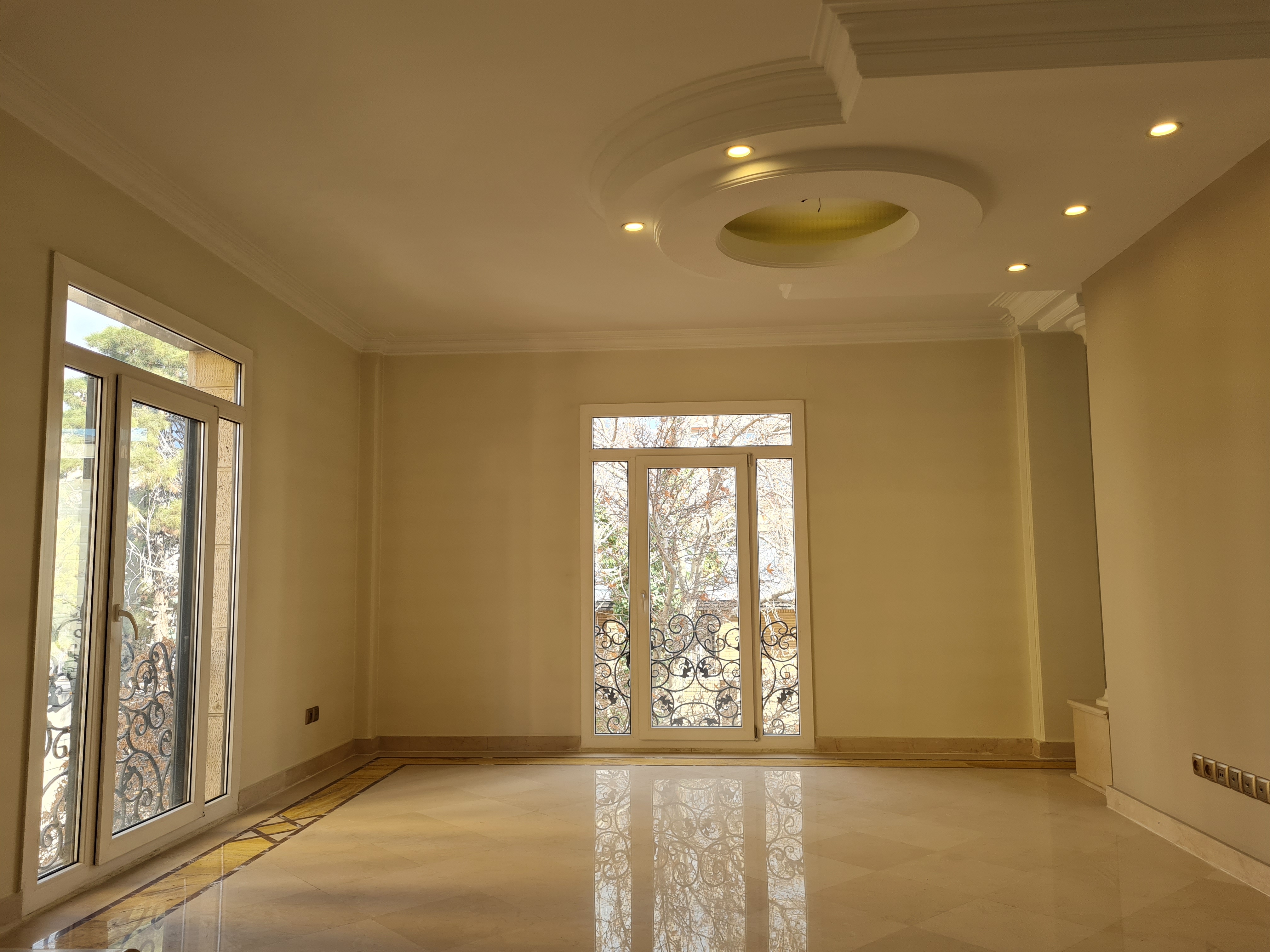فروش آپارتمان 300 متر آجودانیه تاپ لوکیشن