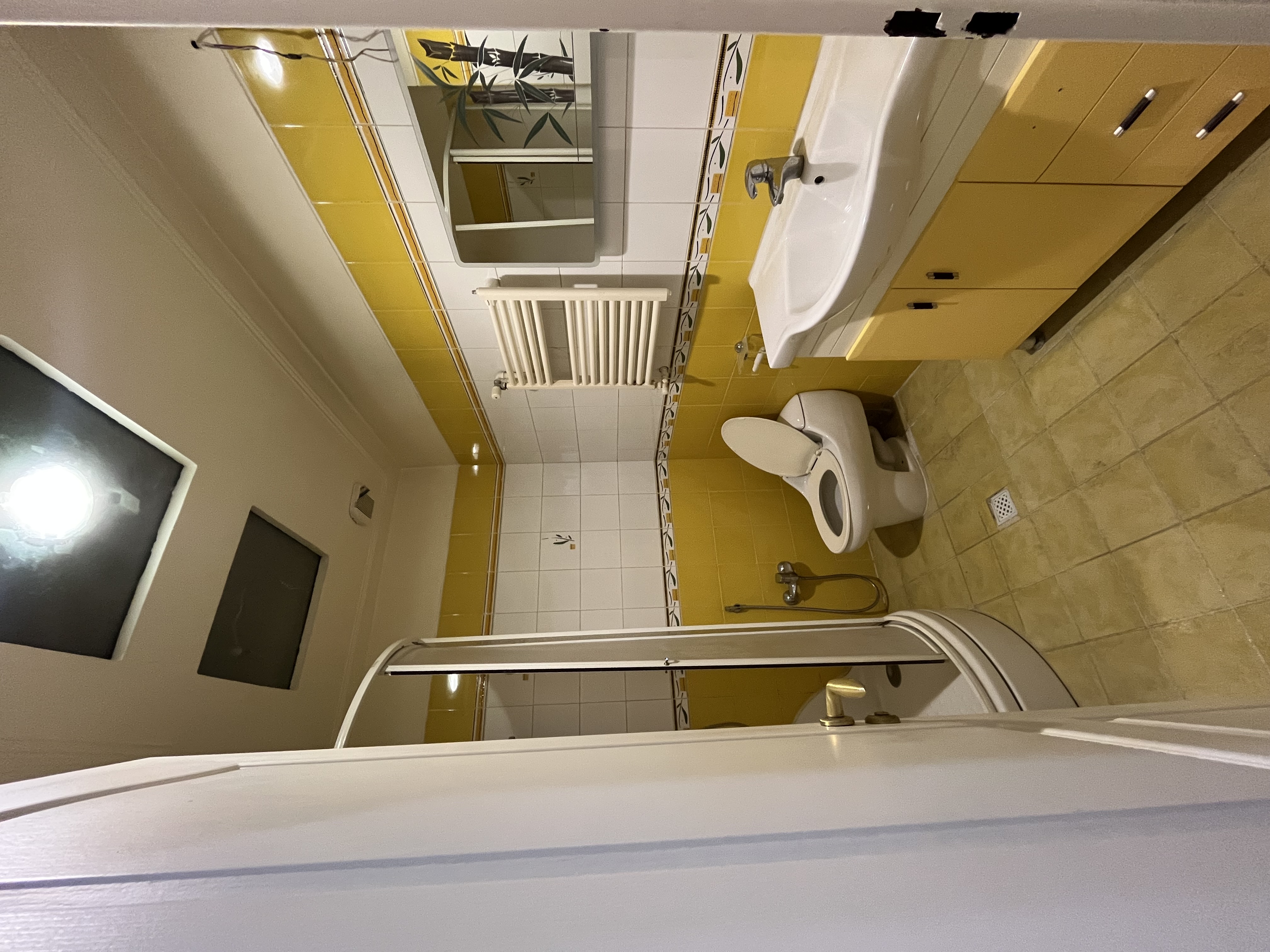 175 متر دو‌نبش